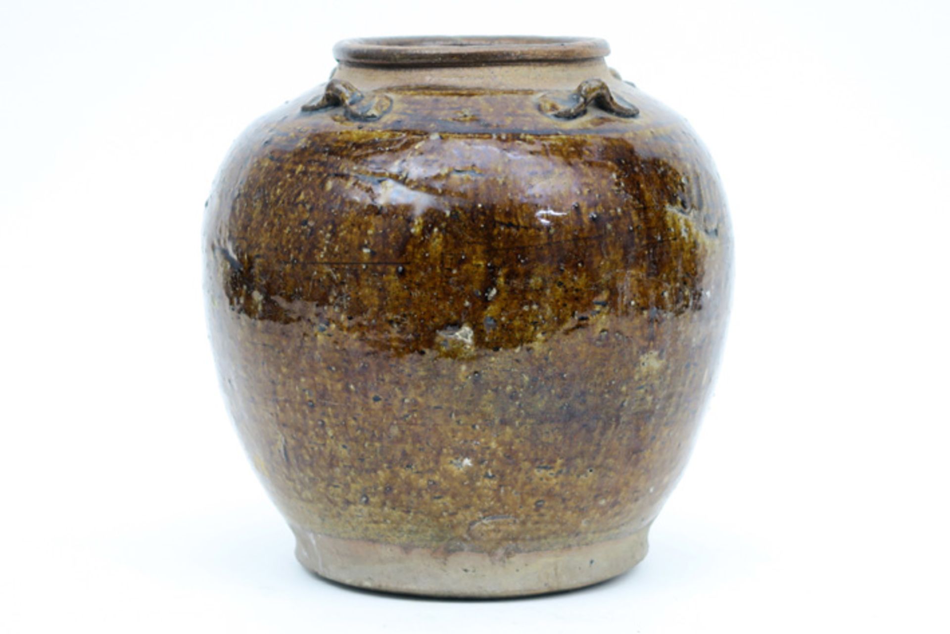 antique oriental (Chinese ?) jar in partially glazed earthenware || Antieke Oosterse (China ?)