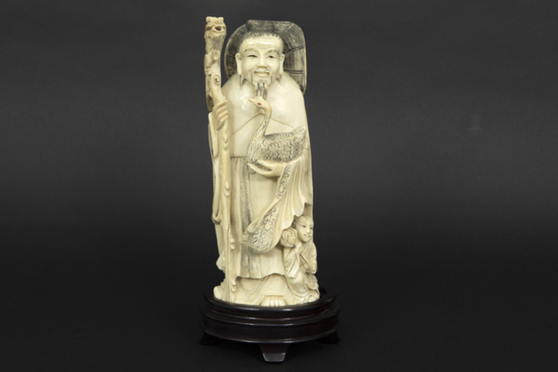 old Chinese "Sage" sculpture in ivory || Oude Chinese sculptuur in ivoor : "Wijze met vogel en