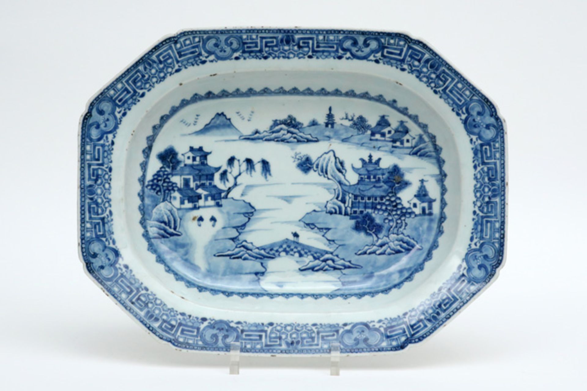 18th Cent. Chinese serving dish in porcelain with a blue-white landscape decor