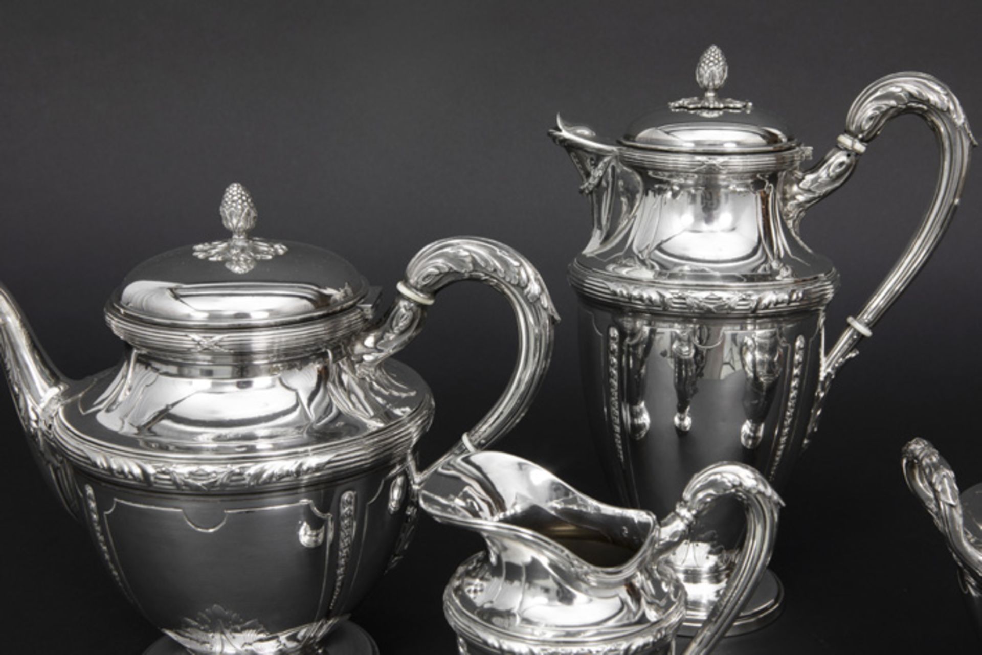 French 4pc coffeeset in marked silver, probably made by Claude Doutre Roussel || CLAUDE DOUTRE - Image 2 of 6