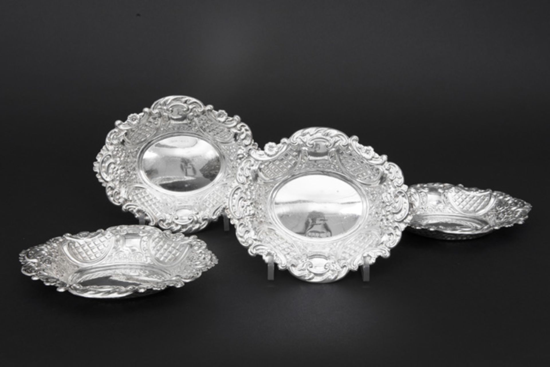 set of four English sweet's baskets in marked and "A. Taile & Sons" signed silver || A. TAILE & SONS - Image 2 of 3