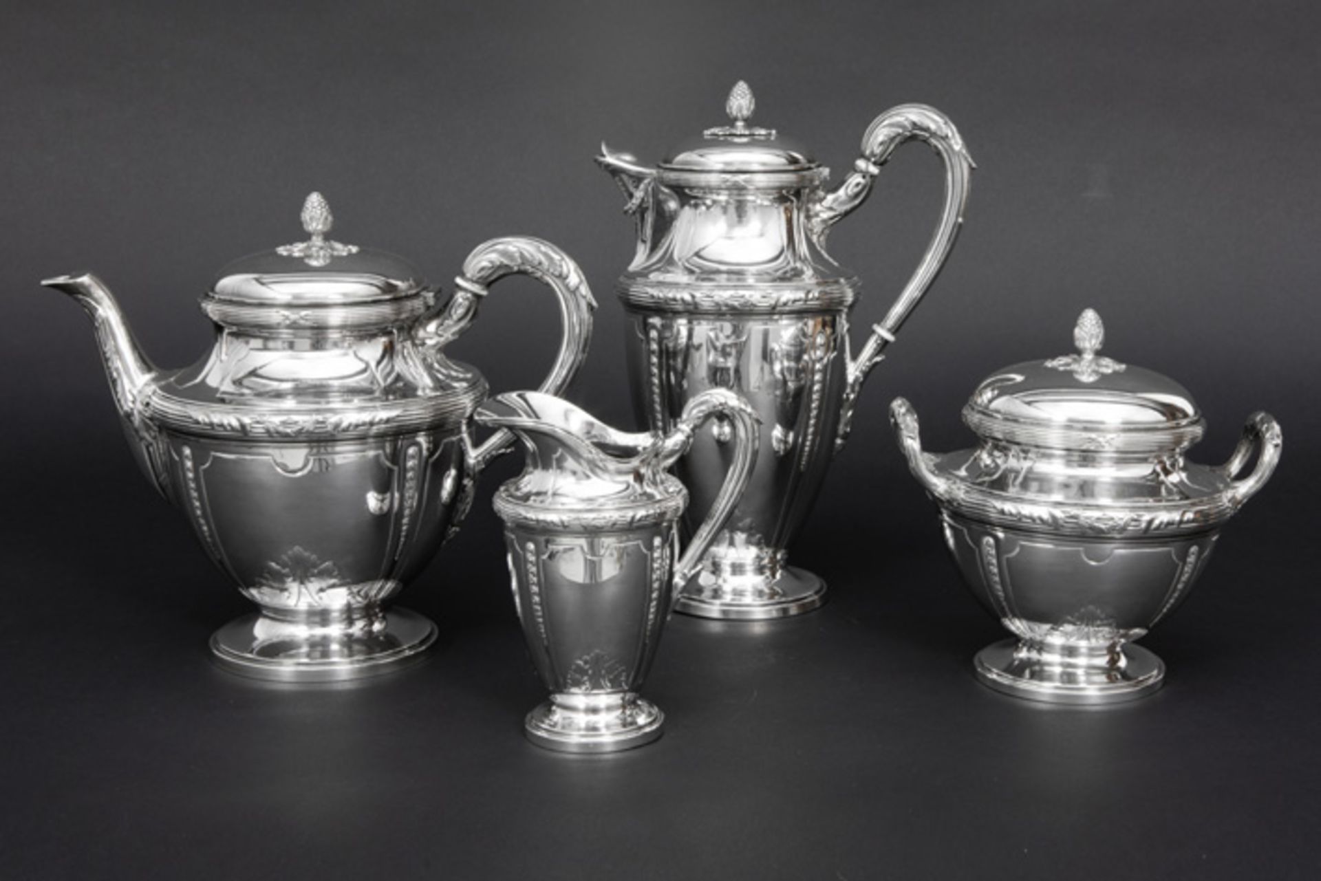 French 4pc coffeeset in marked silver, probably made by Claude Doutre Roussel || CLAUDE DOUTRE