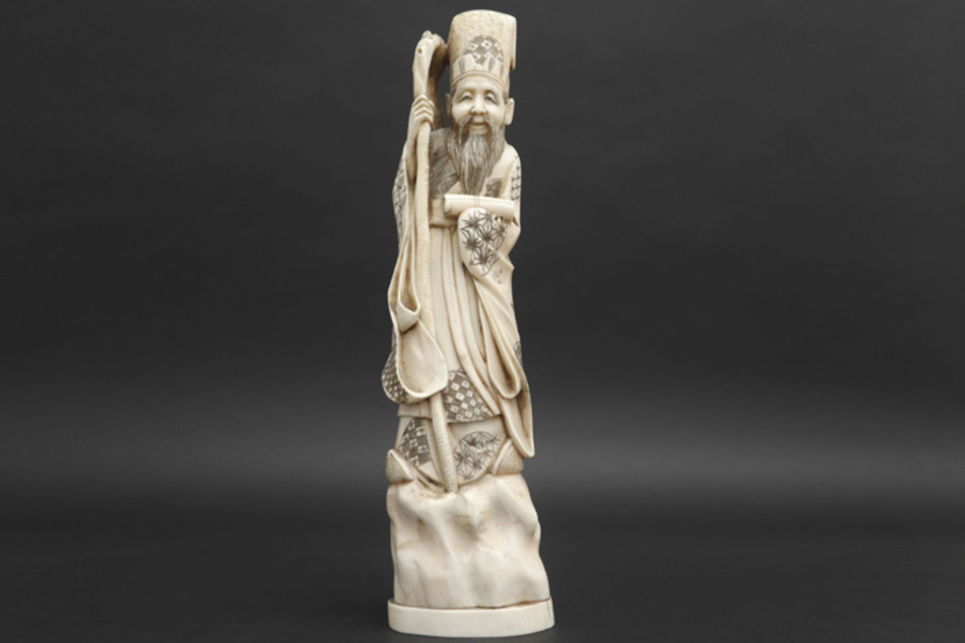 antique Chinese "Sage" sculpture in ivory || Antieke Chinese sculptuur in ivoor : "Wijze met