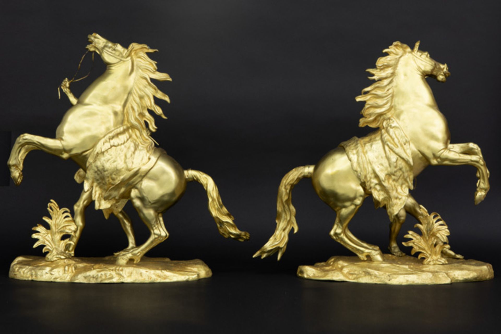 pair of antique "Marly Horses" sculptures in gilded bronze || COUSTOU GUILLAUME I (1677 - 1746) paar - Bild 2 aus 2