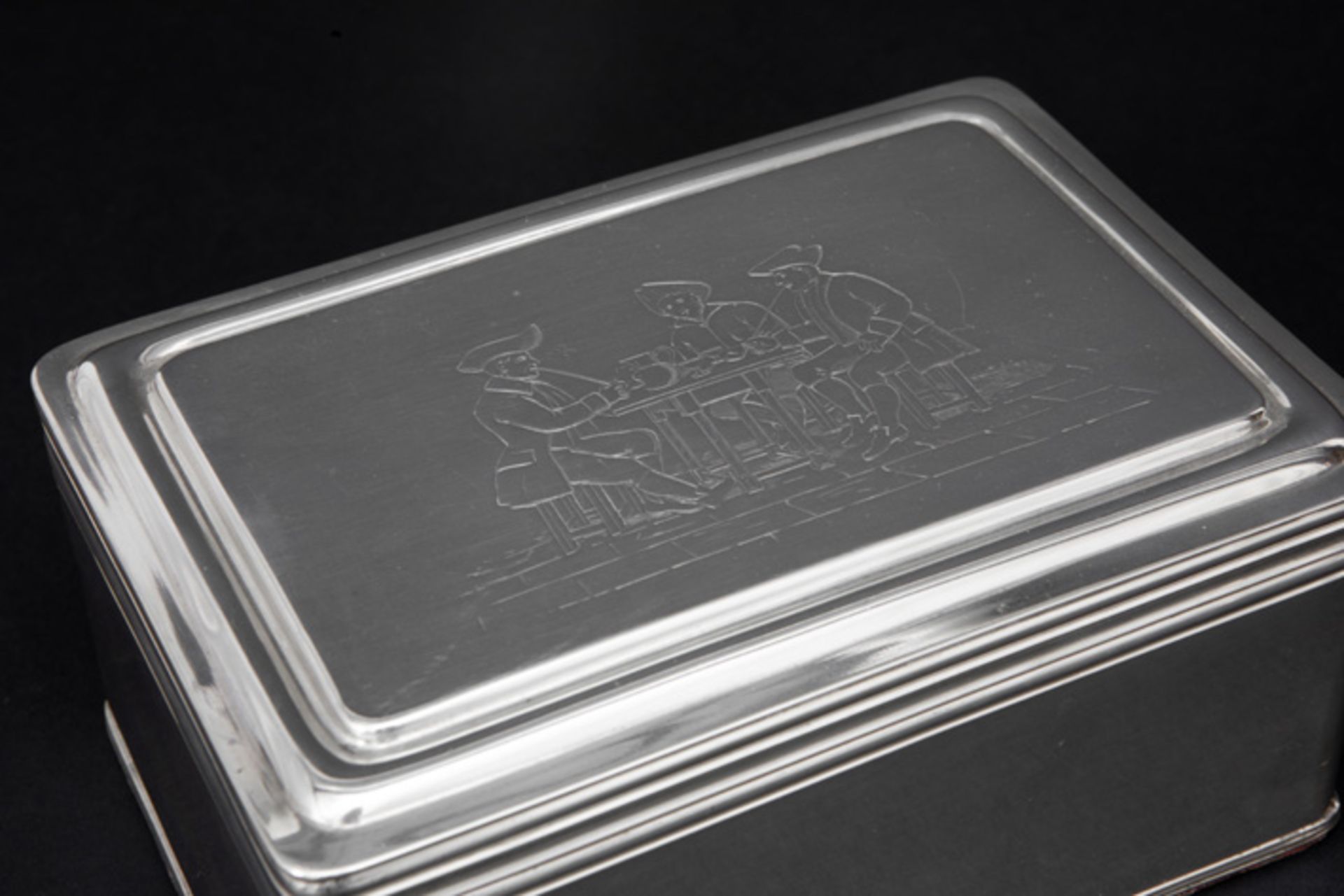 Dutch "Van Kempen" biscuit box in marked silver dated 1962 || VAN KEMPEN Nederlandse gedekselde ( - Image 3 of 6