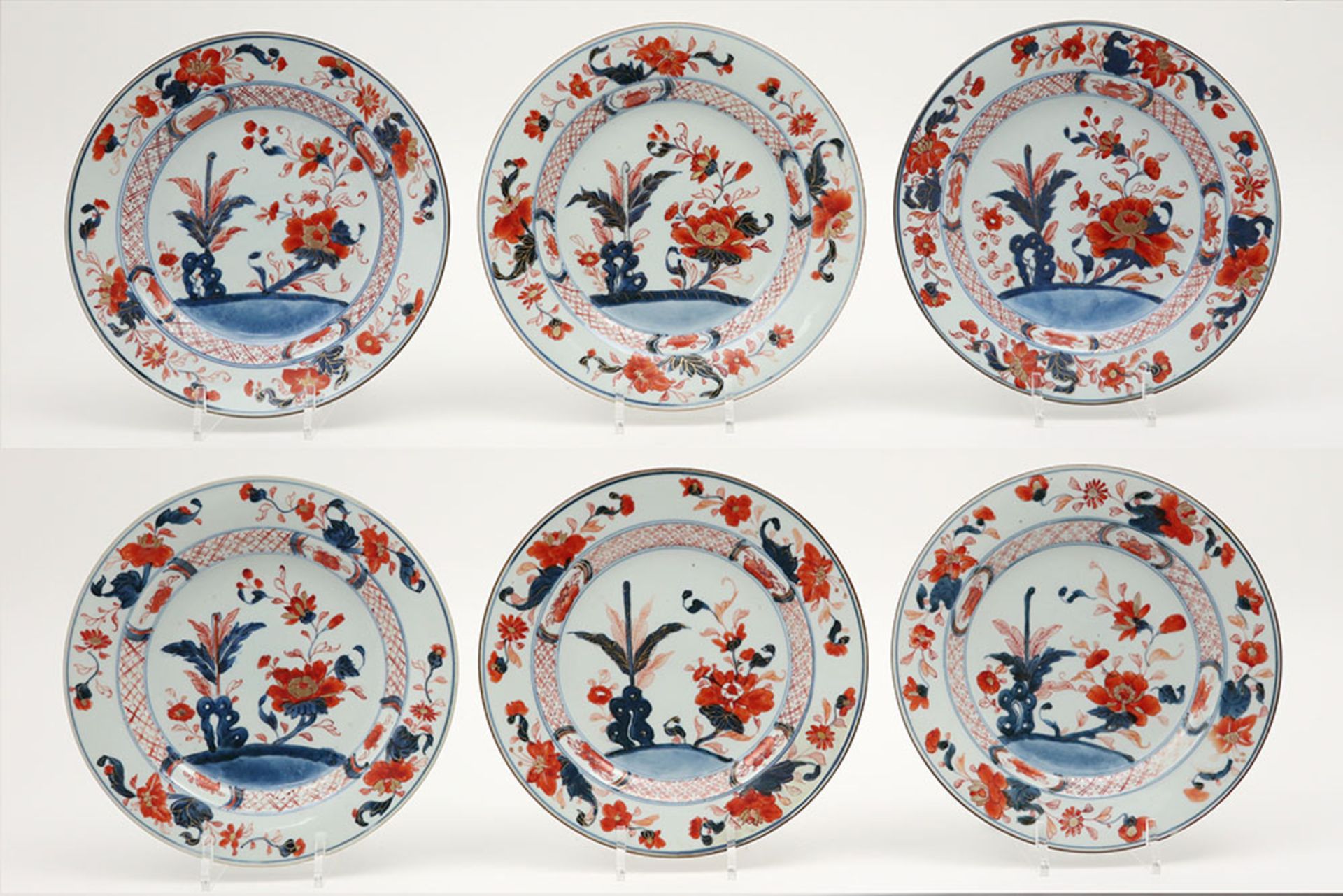 series of six 18th Cent. Chinese plates in porcelain with Imari decor || Reeks van zes achttiende