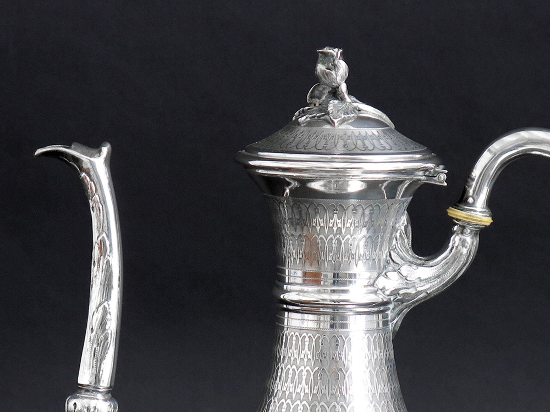 antique French coffee pot in marked silver || Fraaie antieke Franse koffiekan met elegante, - Bild 2 aus 3