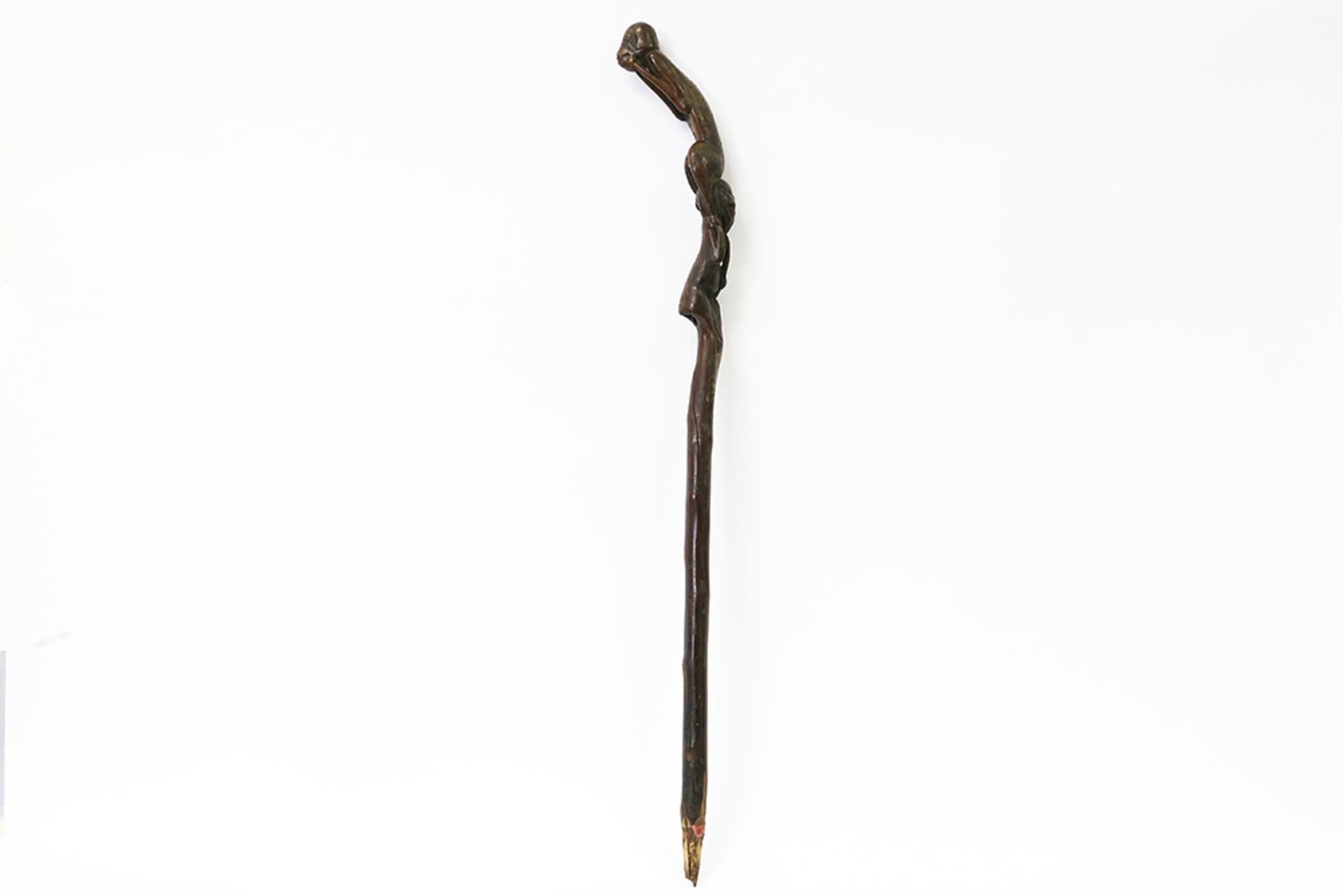 antique Chinese walkingstick with a figure in wood || Antieke Chinese wandelstok met als greep een