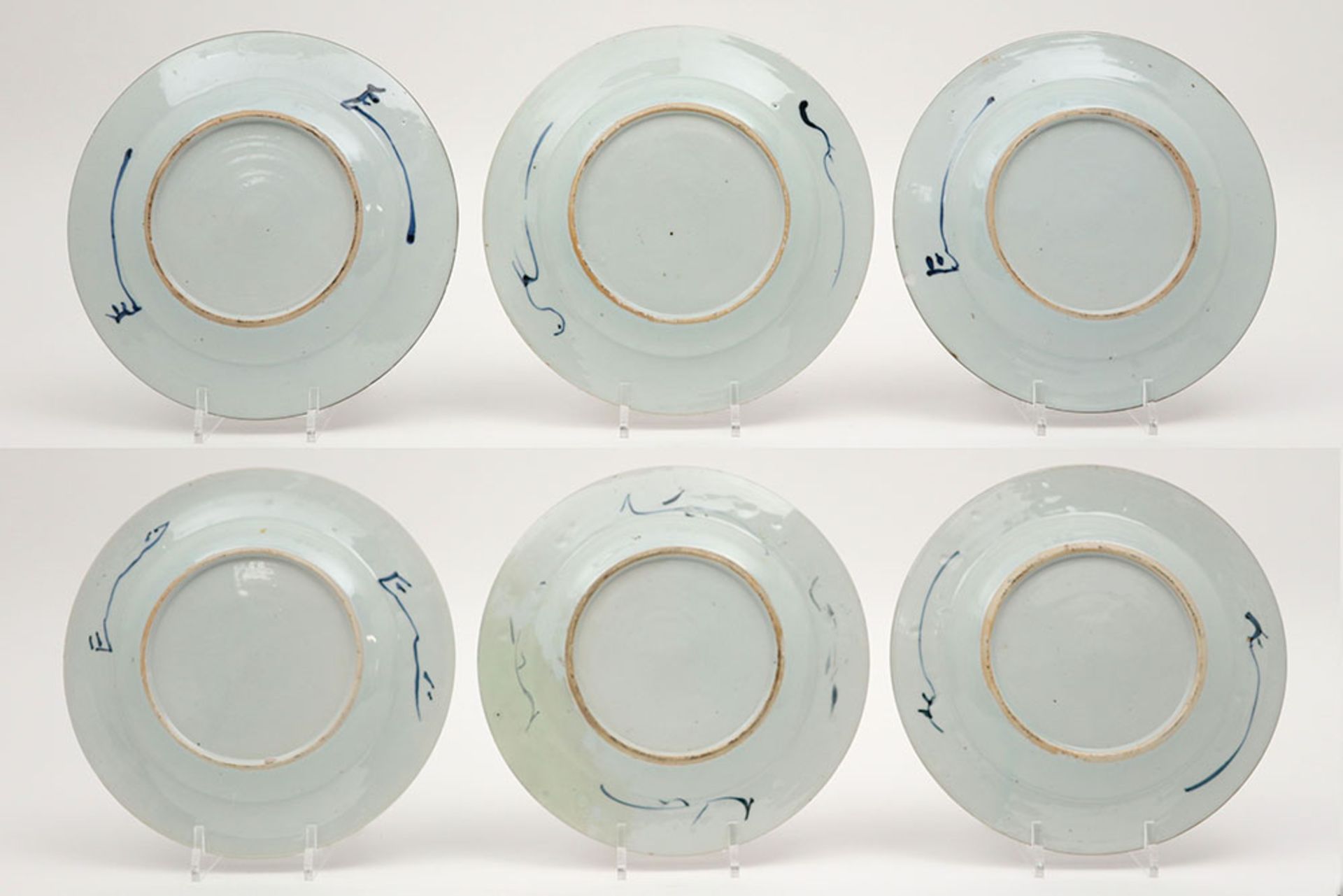series of six 18th Cent. Chinese plates in porcelain with Imari decor || Reeks van zes achttiende - Image 2 of 2