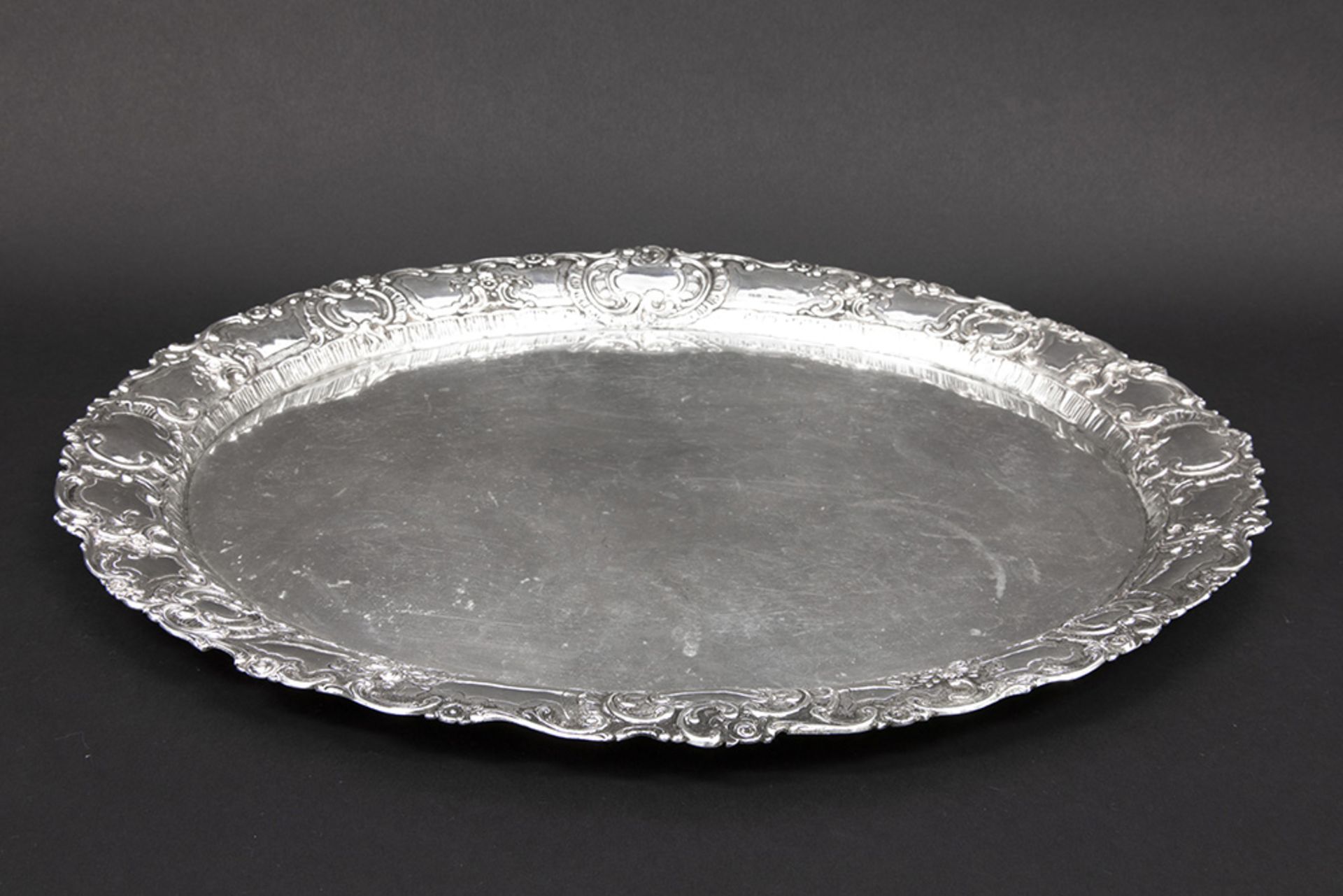 oval serving tray in German 800 marked silver || Antieke ovale dienschaal in massief zilver, gemerkt - Bild 2 aus 5
