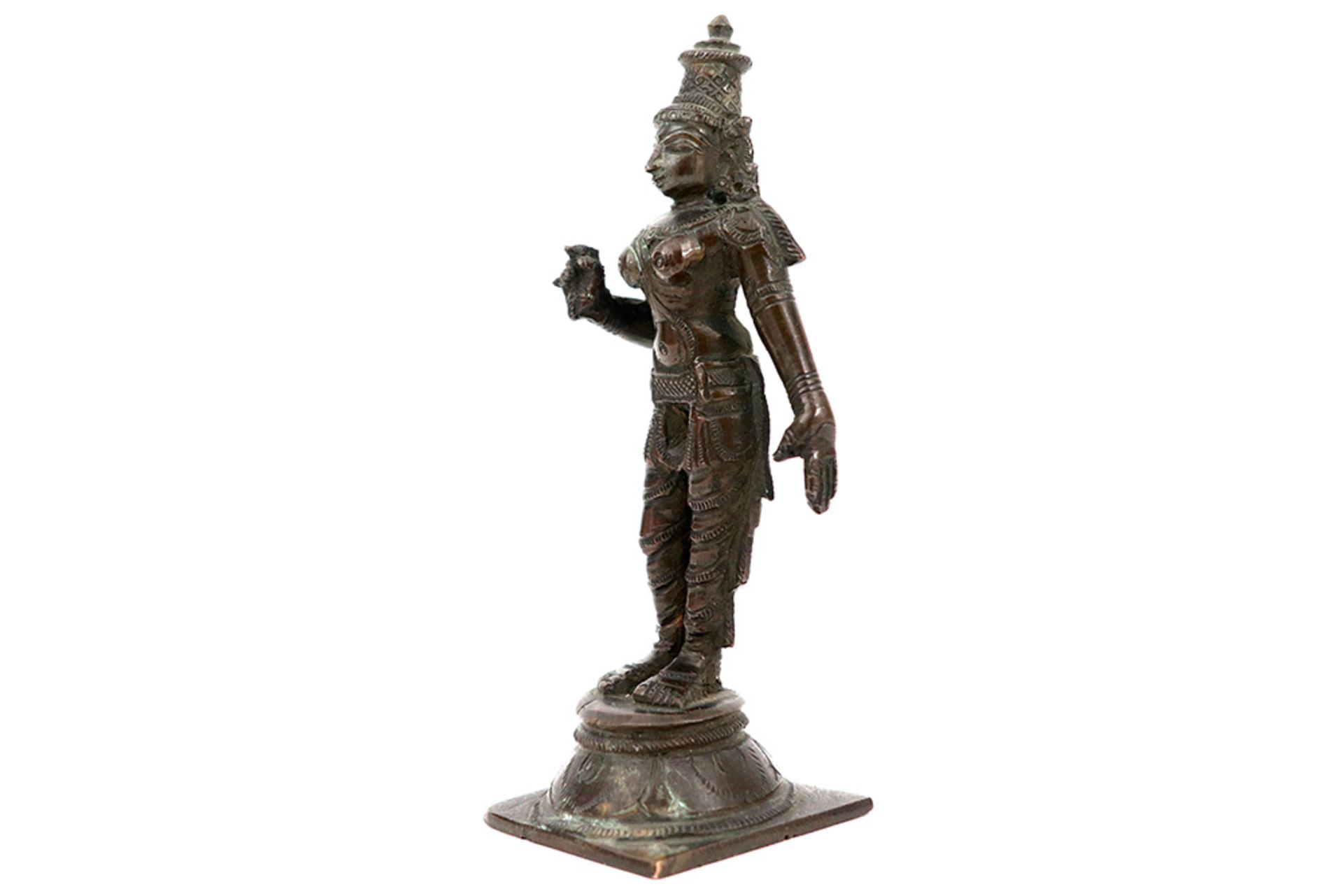 small 18th/19th South Indian Dravidian Hindu Godess sculpture in bronze || ZUID-INDIA - 18°/19° EEUW - Image 2 of 3