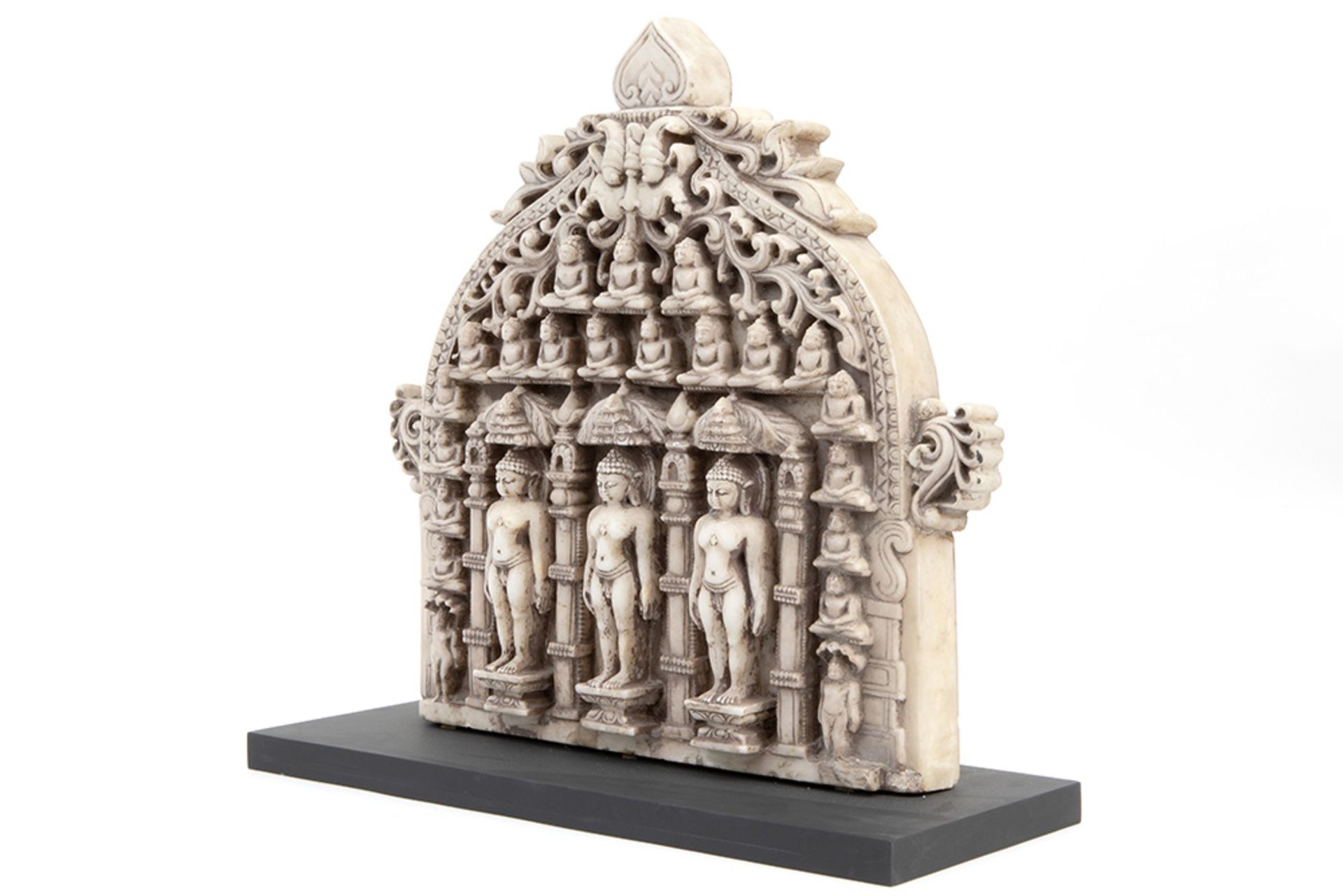 rare 12th/13th Cent. northern Indian (Gujarat or Maharashtra) sculpture in marble with the - Image 3 of 4