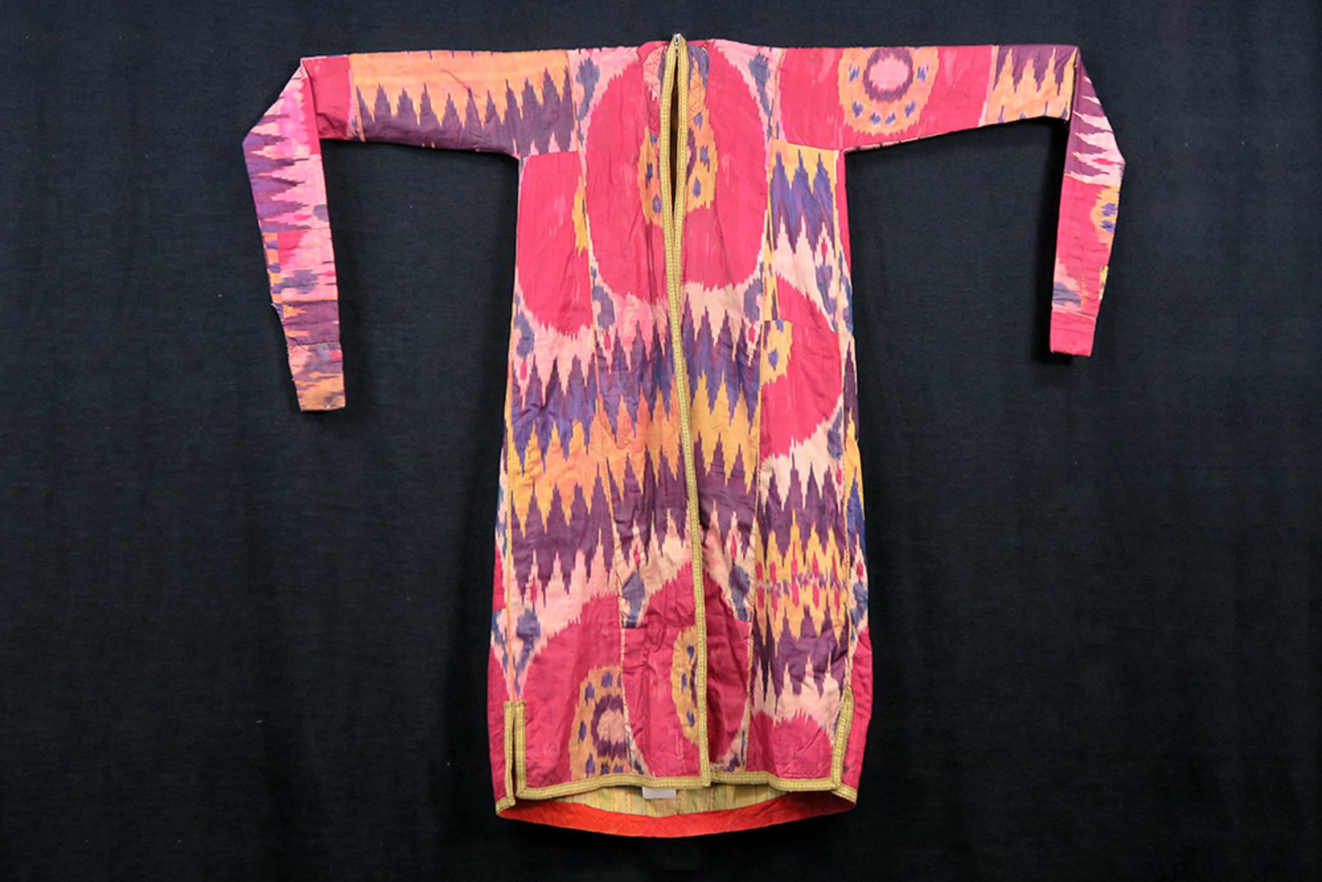 'antique' Afghan Ikat coat in handwoven silk || 'Antieke' Afghaanse Ikat - mantel in handgeweven