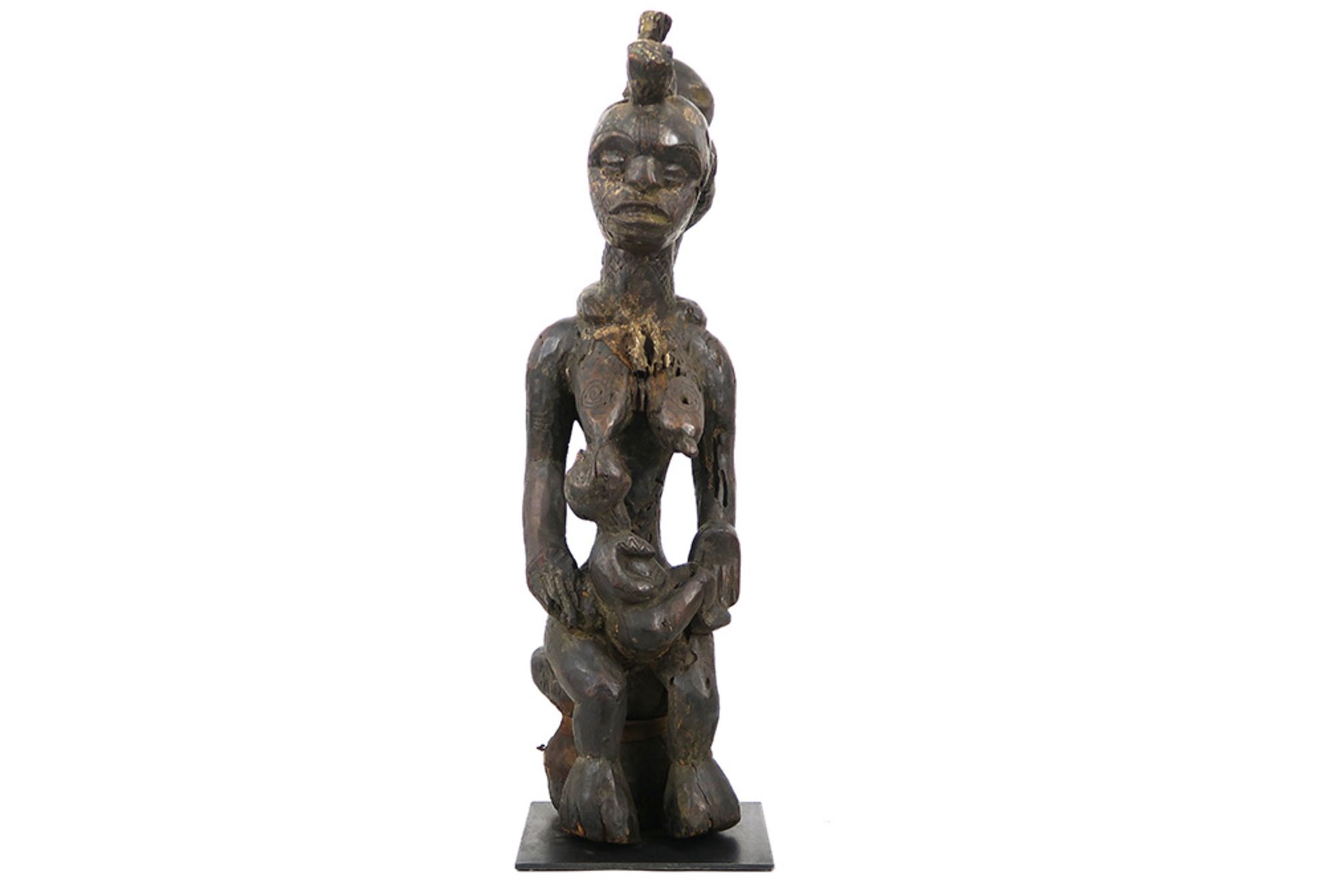 African fertility sculpture in wood || Afrikaans vruchtbaarheidsbeeld in hout met de voorstelling - Image 2 of 4