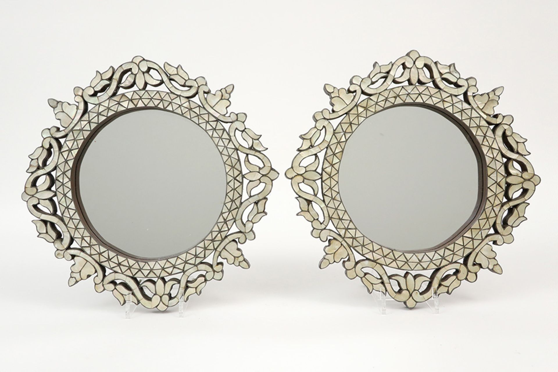 two Ottoman mirrors made in Syria with mother of pearl inlay || Twee Ottomaanse spiegels met