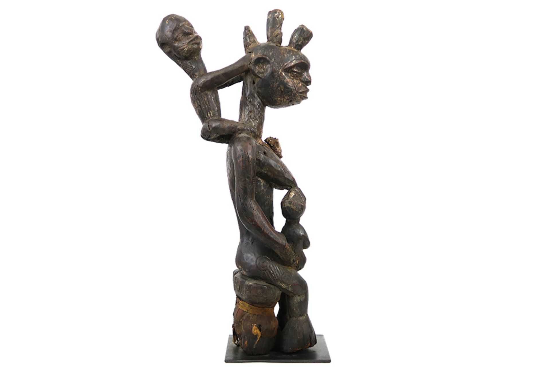 African fertility sculpture in wood || Afrikaans vruchtbaarheidsbeeld in hout met de voorstelling - Image 3 of 4