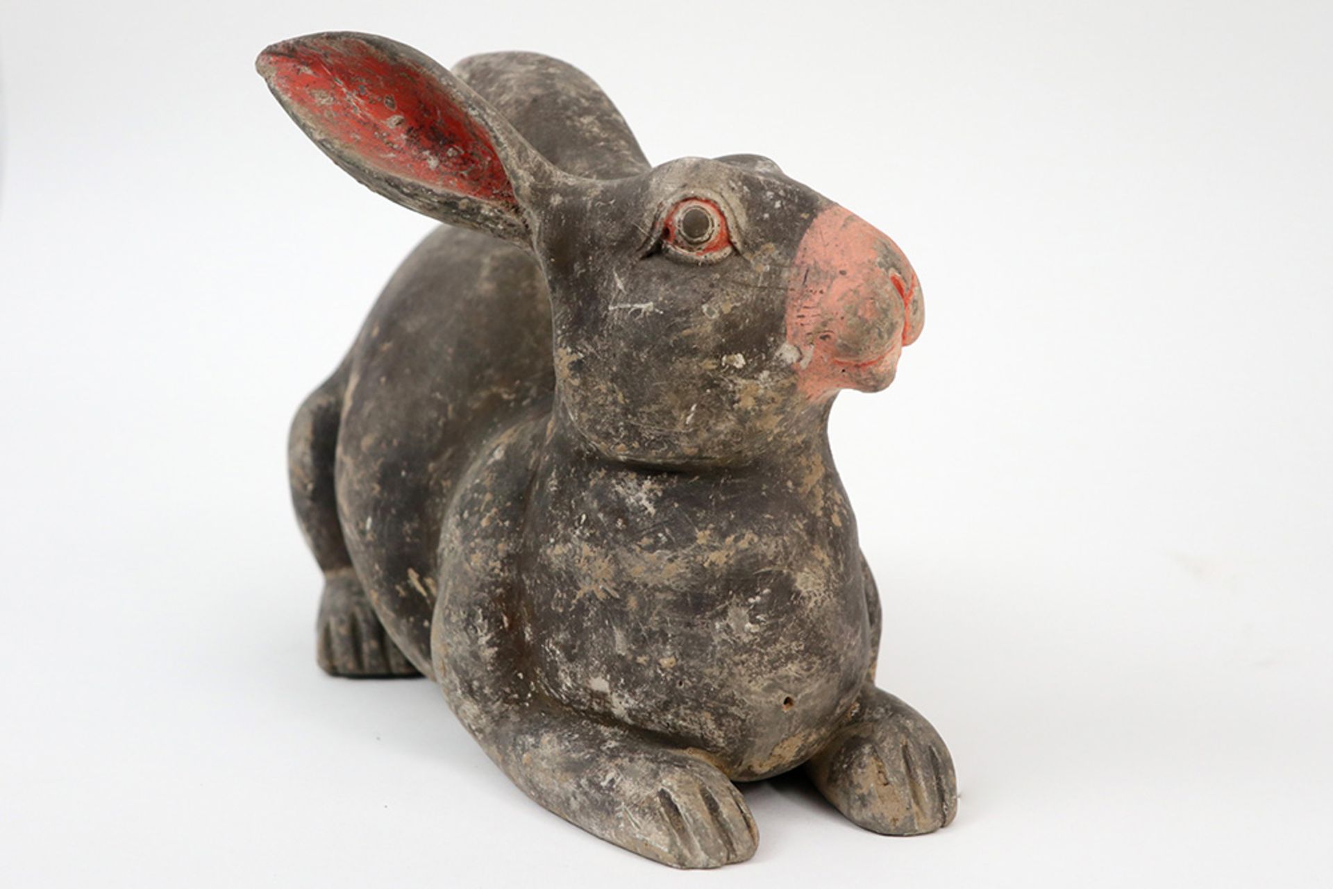 rare Chinese Han period tomb sculpture - a hare - in earthenware with well preserved polychromy || - Bild 3 aus 6