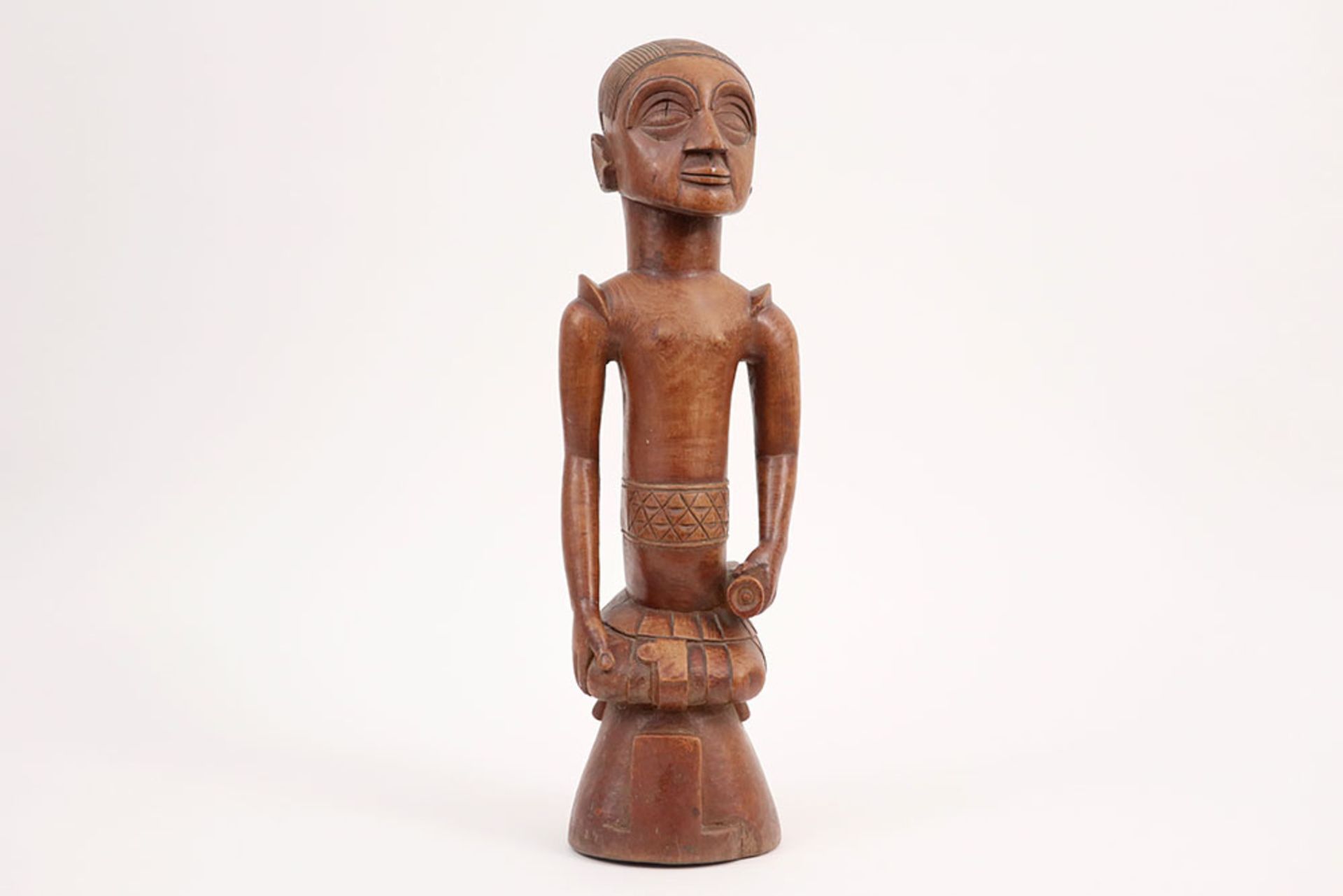 20th Cent. Congolese carver sculpture in wood || AFRIKA / KONGO - 20° EEUW sculptuur in hout met