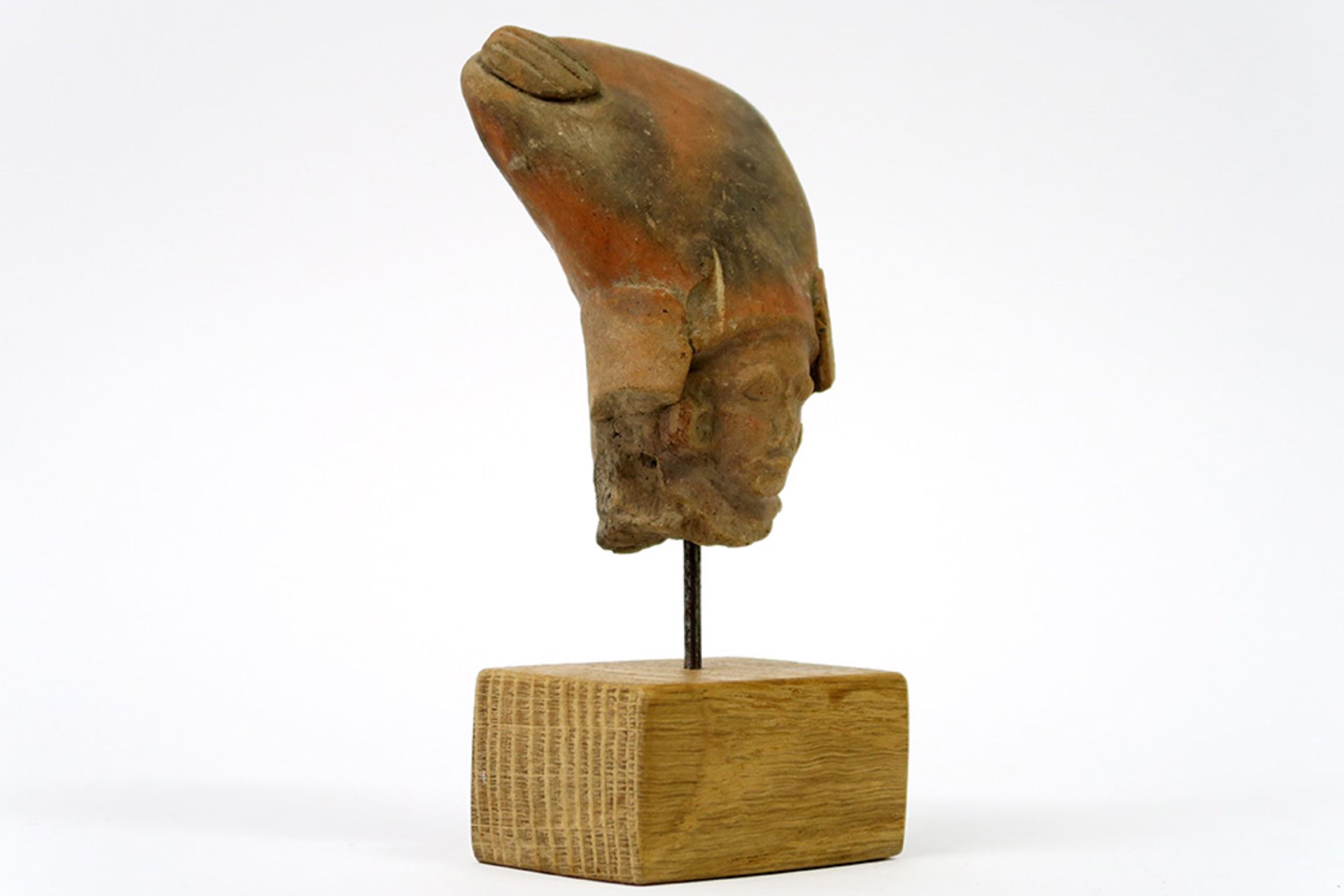 Ecuador Chorrera Culture fragment of a ceramic sculpture : "Head of a noble man" (with elongated - Bild 2 aus 4