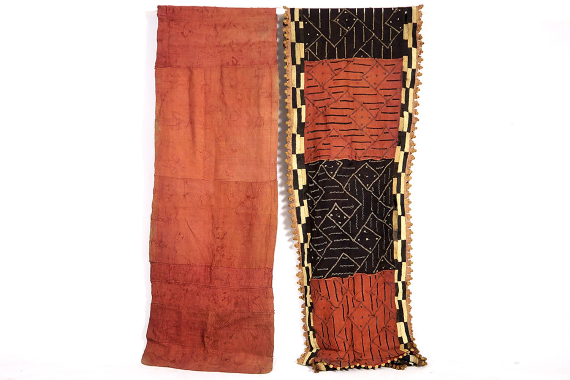 several old pieces of African textile || Lot oud Afrikaans textiel - Image 3 of 5
