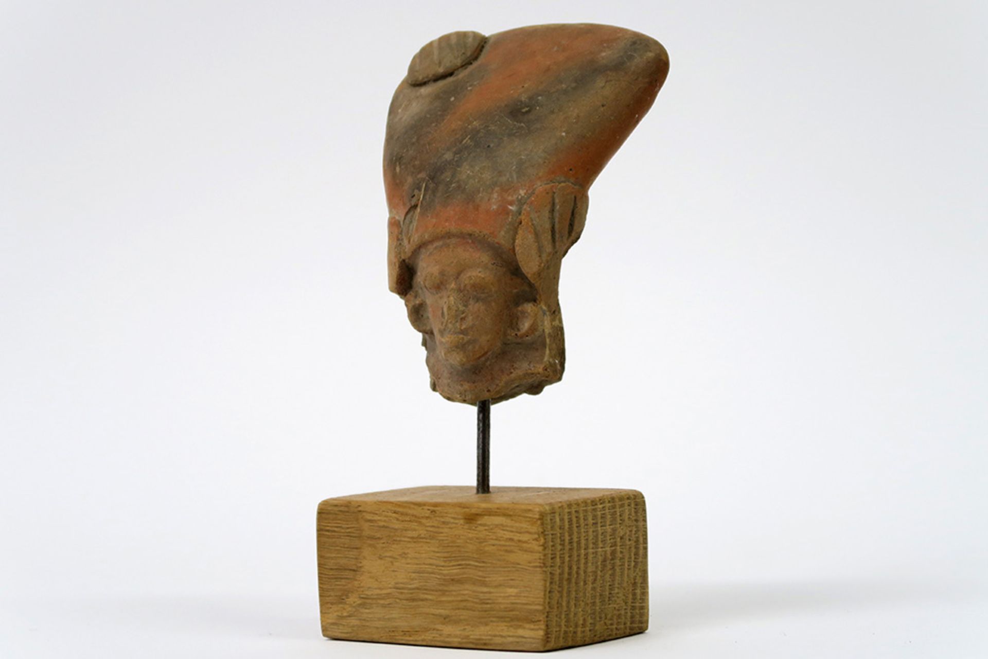 Ecuador Chorrera Culture fragment of a ceramic sculpture : "Head of a noble man" (with elongated - Bild 4 aus 4