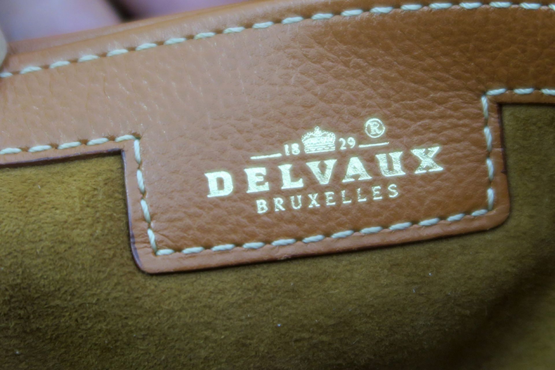 Delvaux marked "Sepia MM Jumping Fauve" handbag in leather - with certificate || DELVAUX handtas " - Image 3 of 4