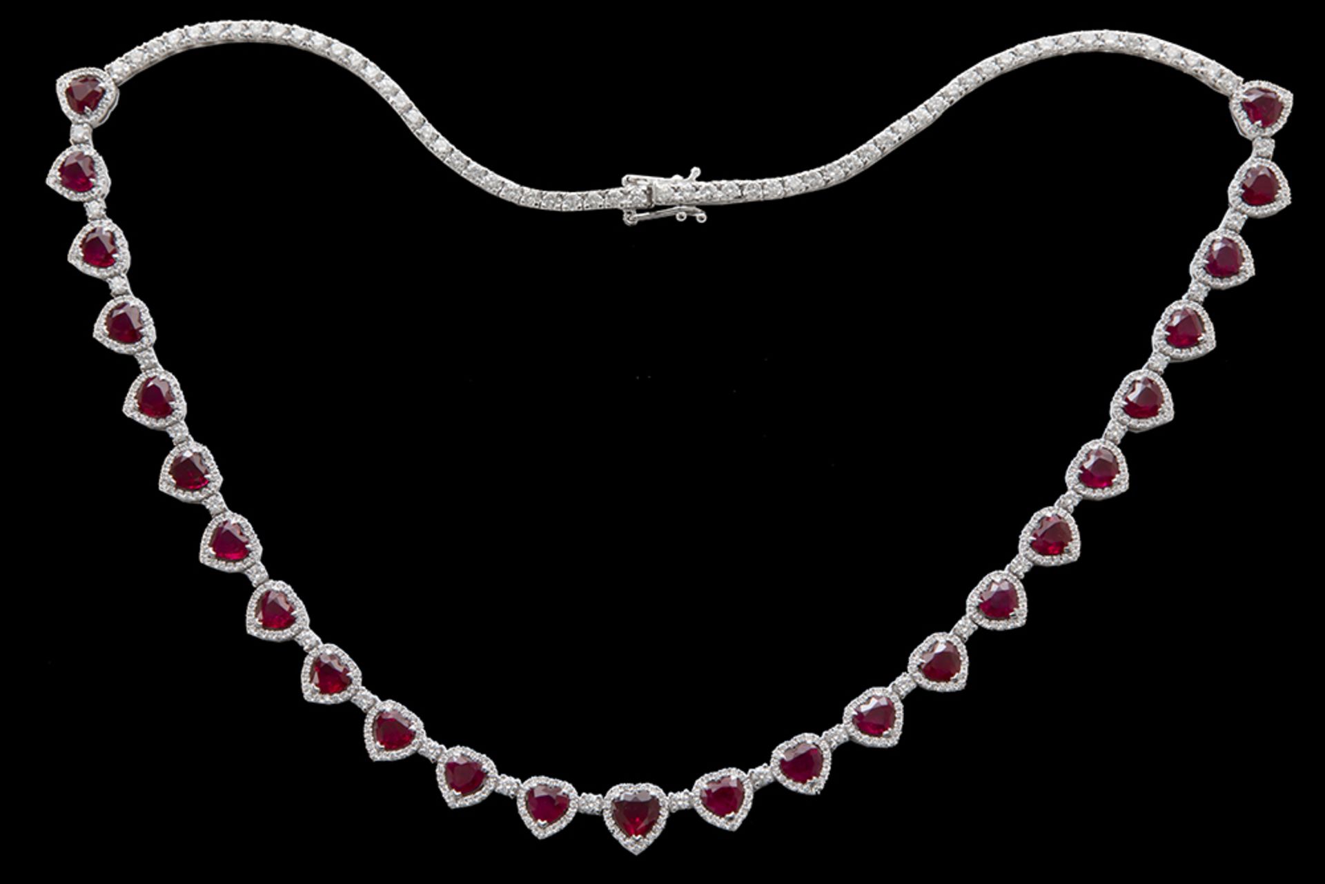 superb necklace in white gold (18 carat) with 18 carat of high quality "pigeon blood" rubies and 6,