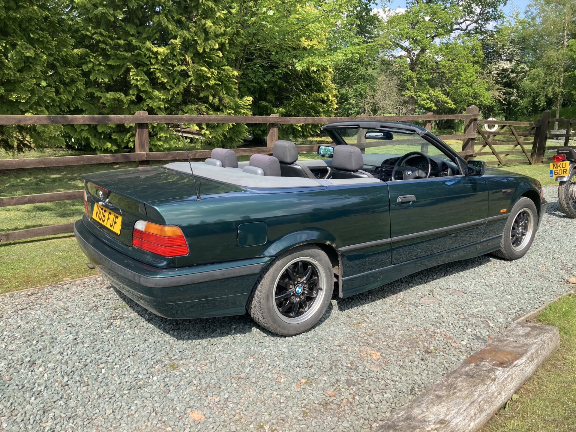 1999 BMW 318i Convertible - Image 2 of 7