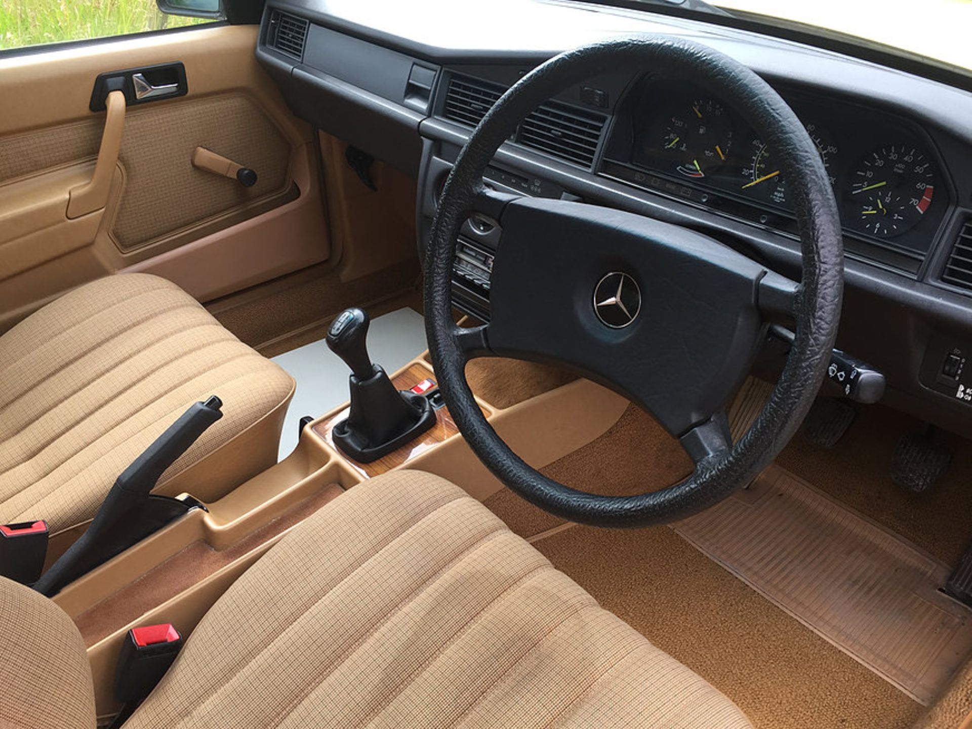 1984 Mercedes 190E - Image 14 of 14