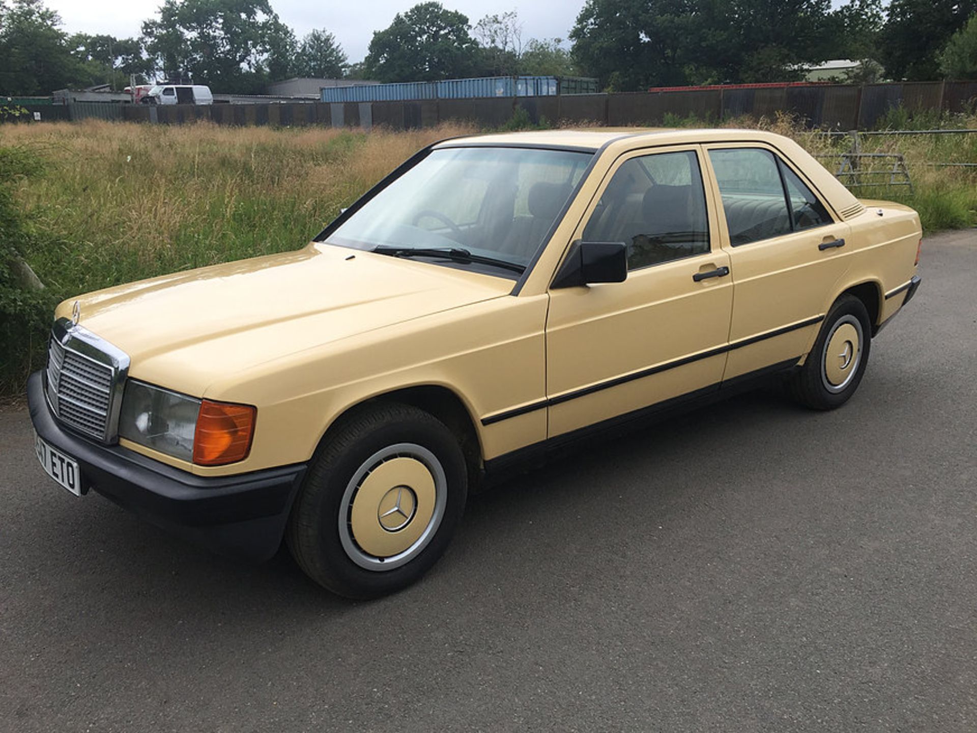 1984 Mercedes 190E - Image 4 of 14