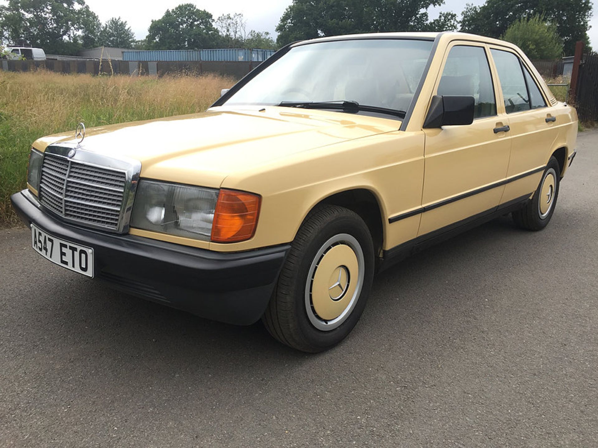 1984 Mercedes 190E - Image 7 of 14