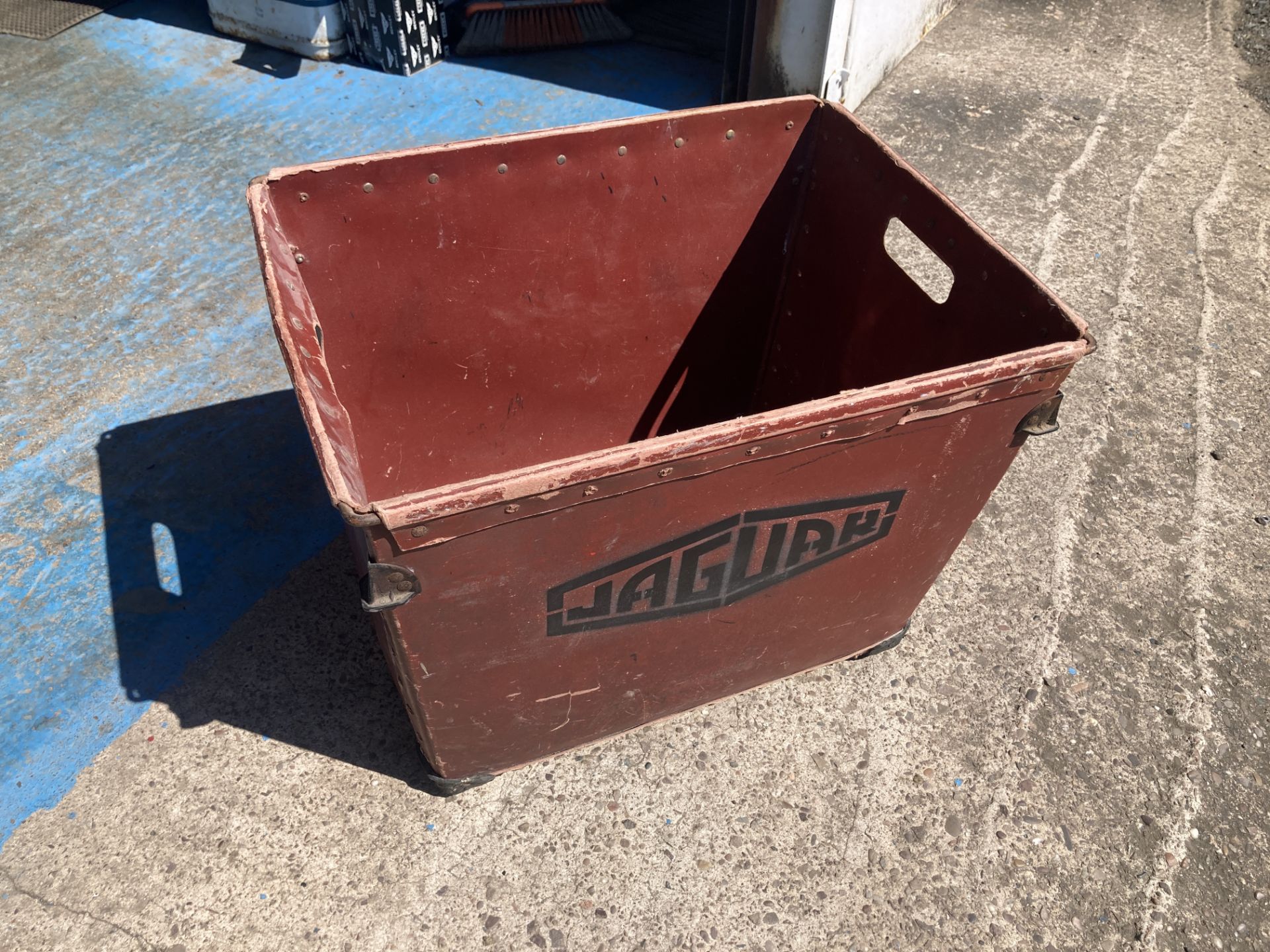 Jaguar Factory Storage Tub Box - Image 2 of 5