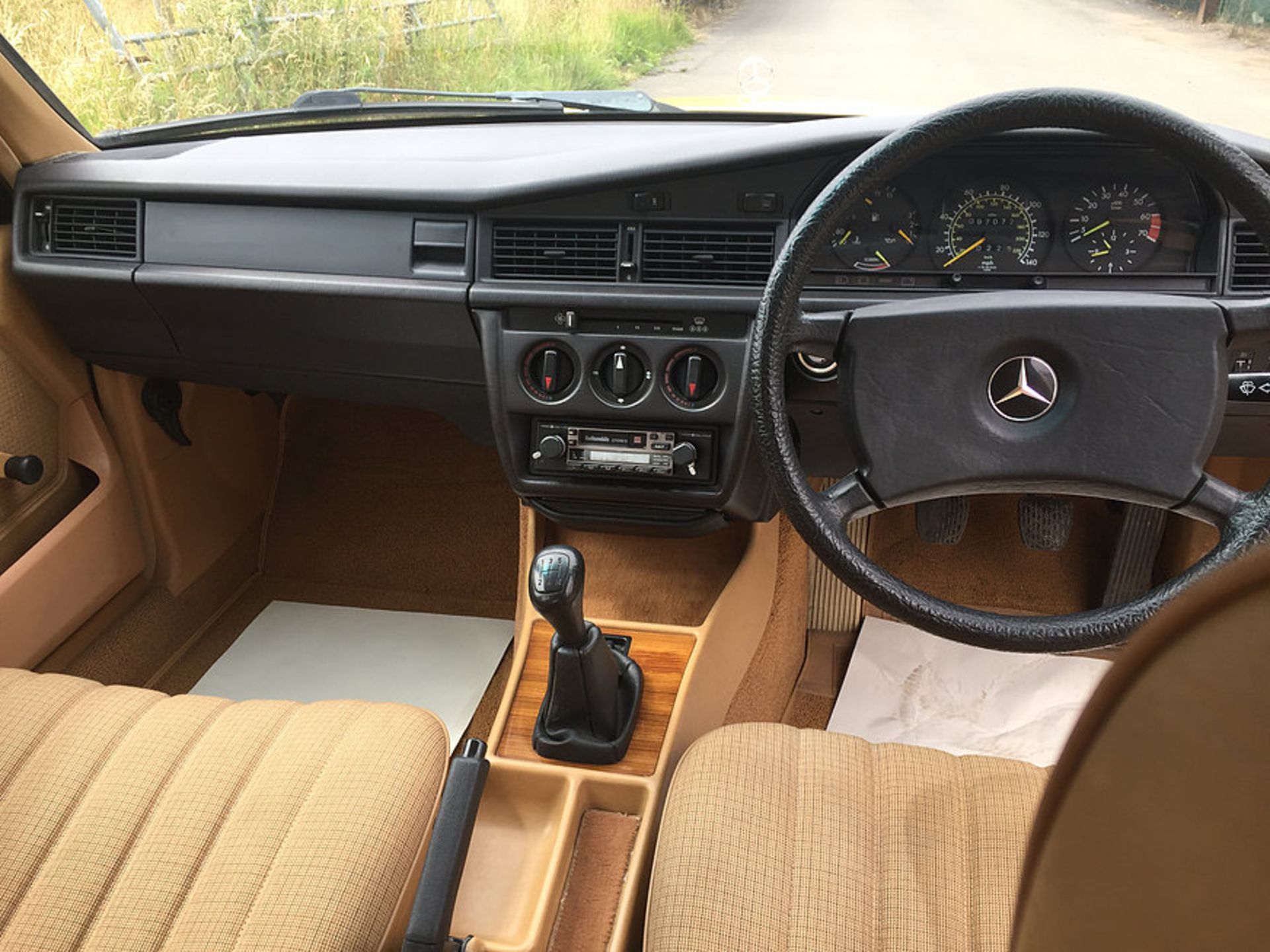 1984 Mercedes 190E - Image 12 of 14