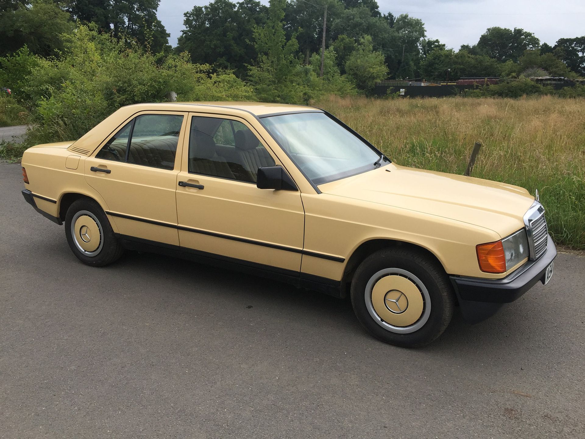 1984 Mercedes 190E - Image 6 of 14