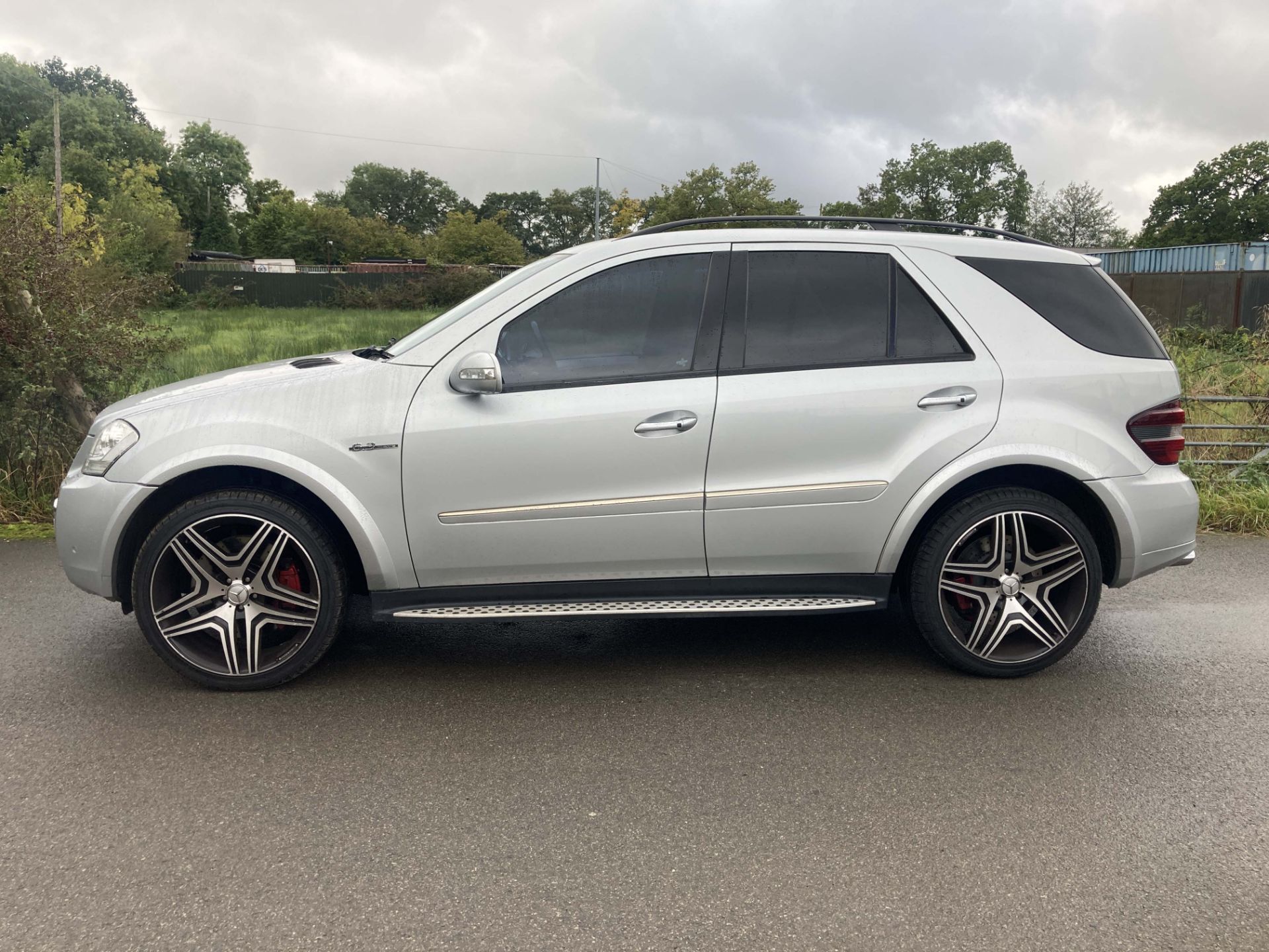 2006 Mercedes ML63 AMG - Image 2 of 12