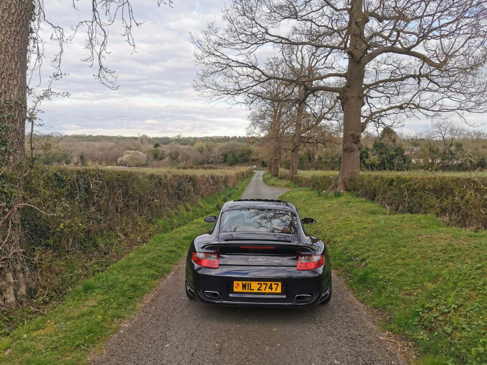 Porsche 911 Turbo (997) - Image 7 of 9