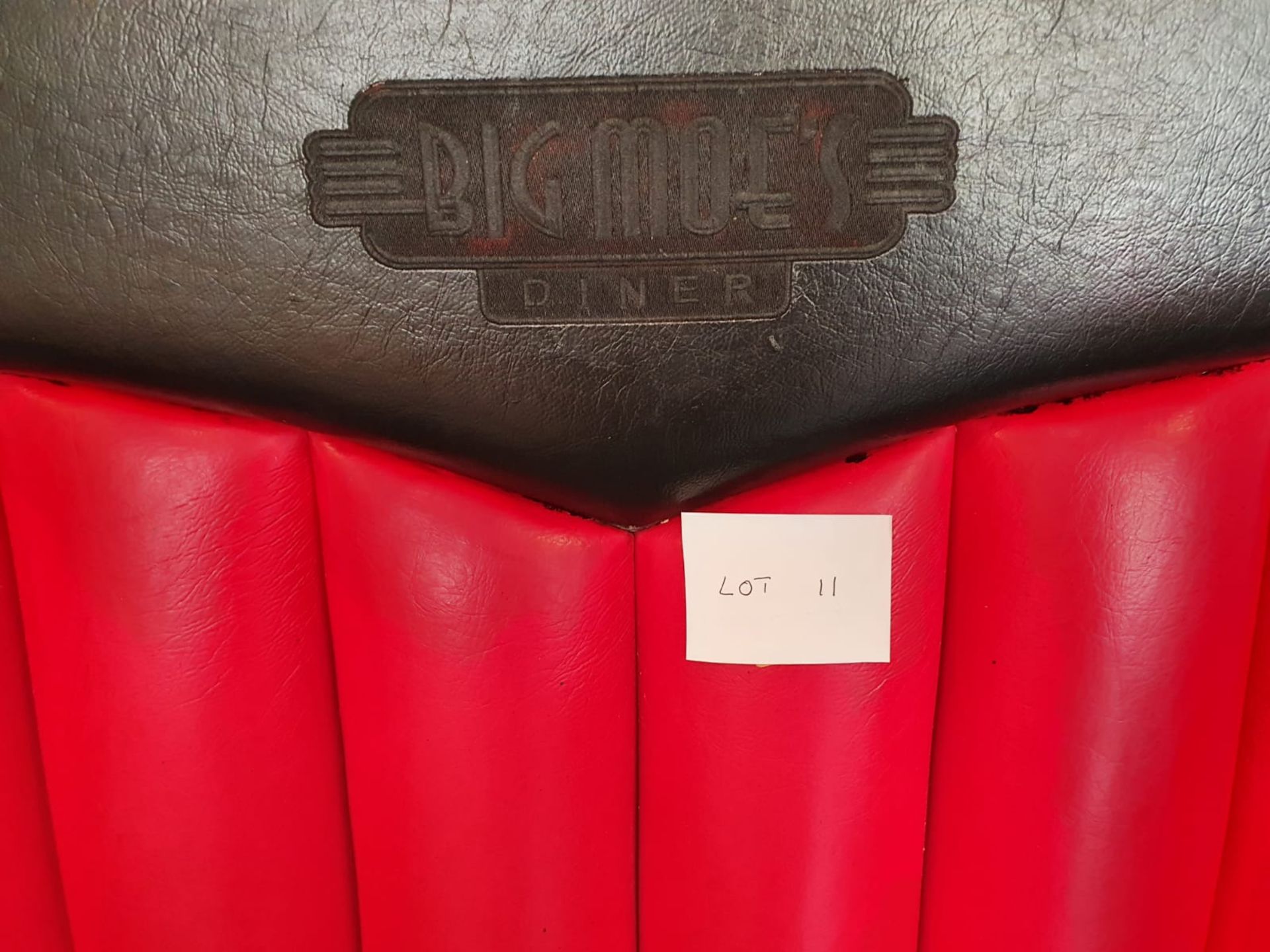 ORIGIONAL BIG MOE,S DINER RESTAURANT AMERICAN DINER BOOTH SEAT READ DESCRIPTION NO RESERVE - Image 4 of 4