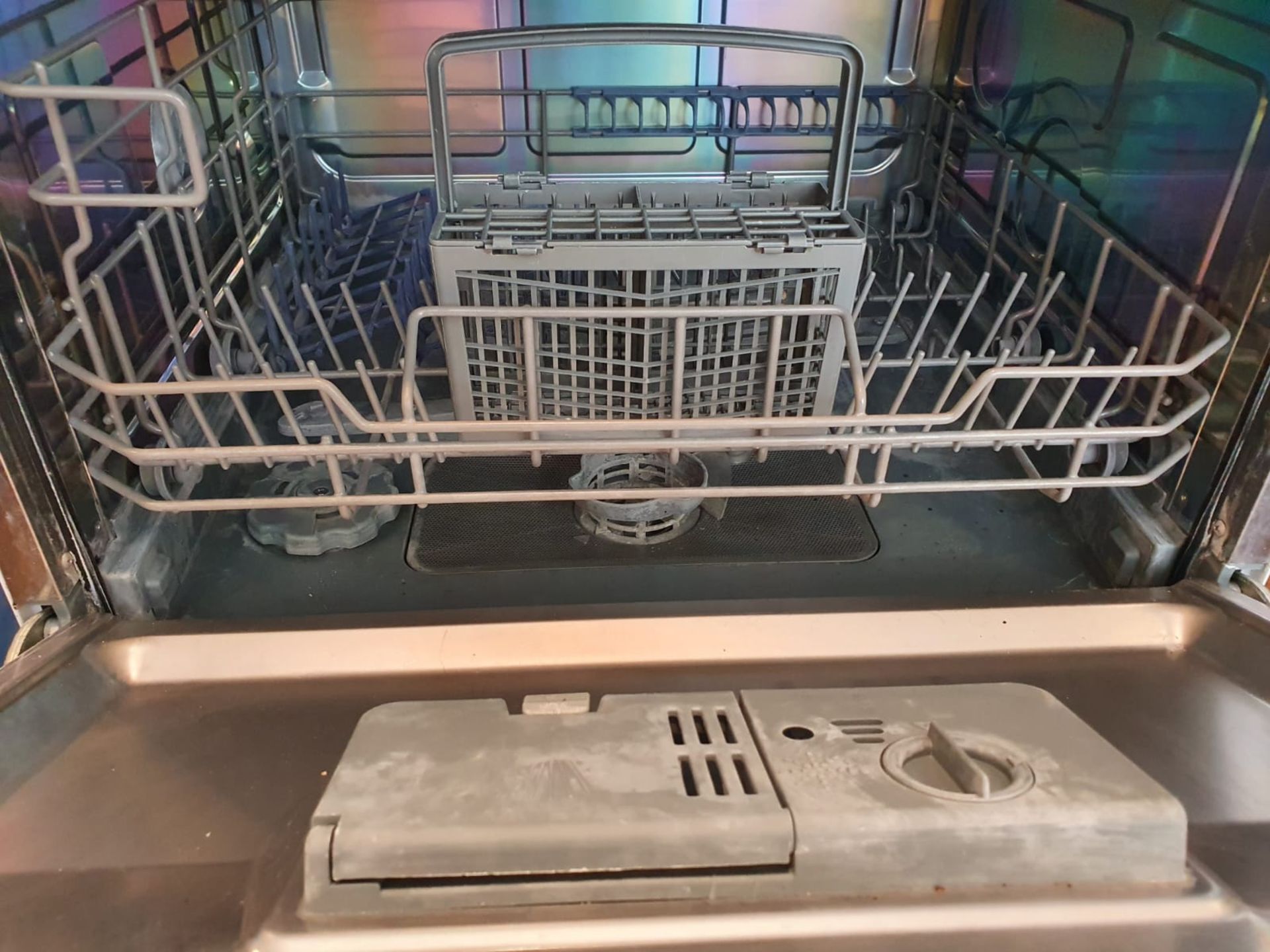 DISHWASHER - Image 4 of 5