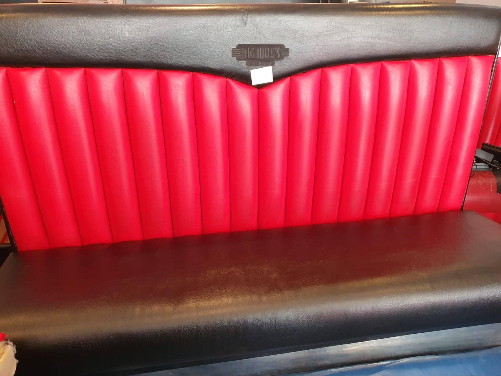 ORIGIONAL BIG MOE,S DINER RESTAURANT AMERICAN DINER BOOTH SEAT READ DESCRIPTION NO RESERVE