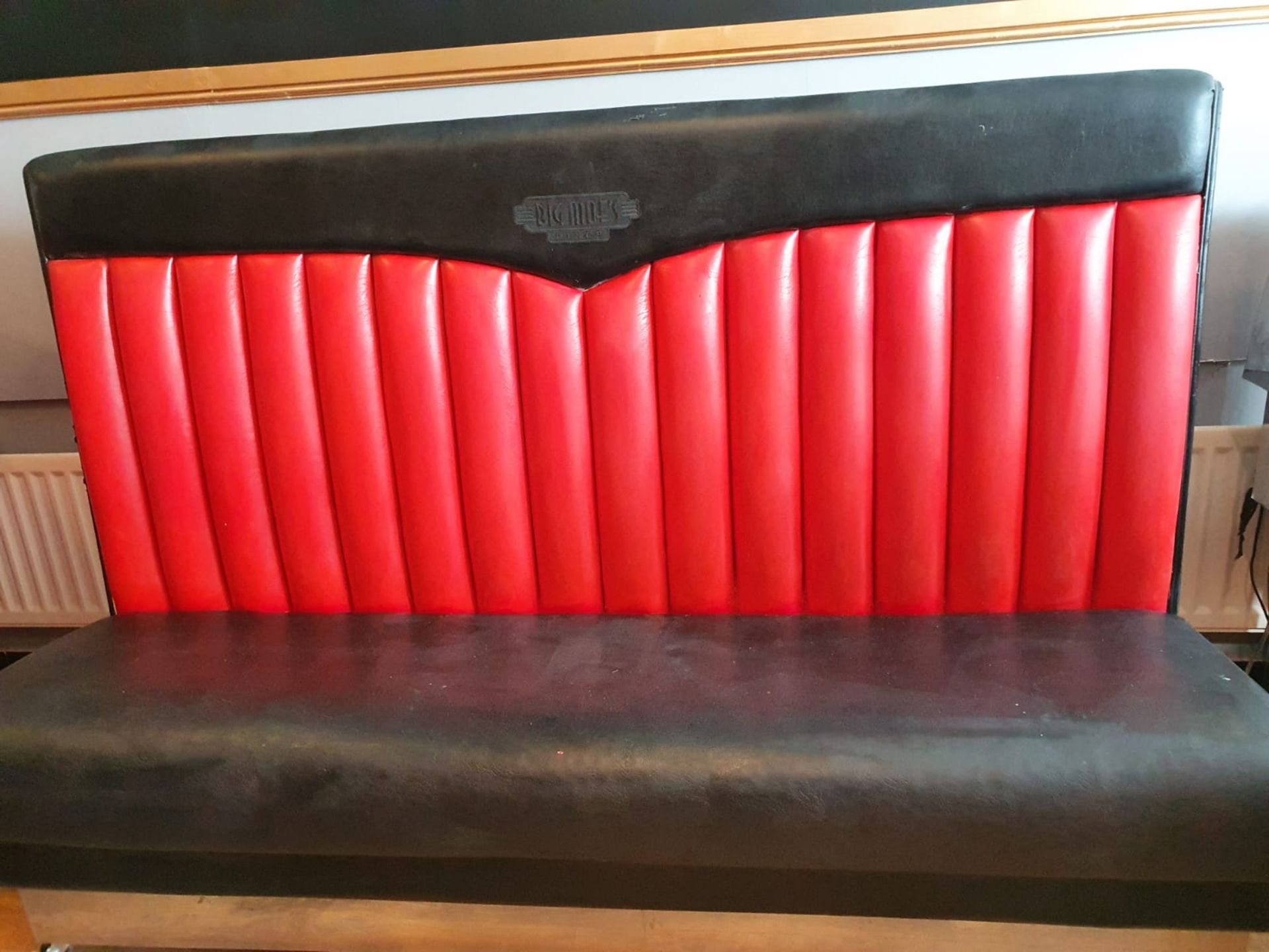 ORIGIONAL BIG MOE,S DINER RESTAURANT AMERICAN DINER BOOTH SEAT READ DESCRIPTION NO RESERVE - Image 4 of 5