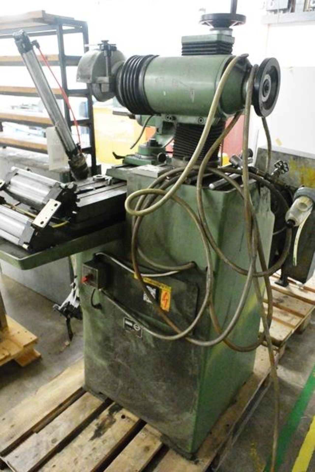 Zuber horizontal surface grinder, machine no. 06013, approx table dimension 900 x 270mm - Image 7 of 7