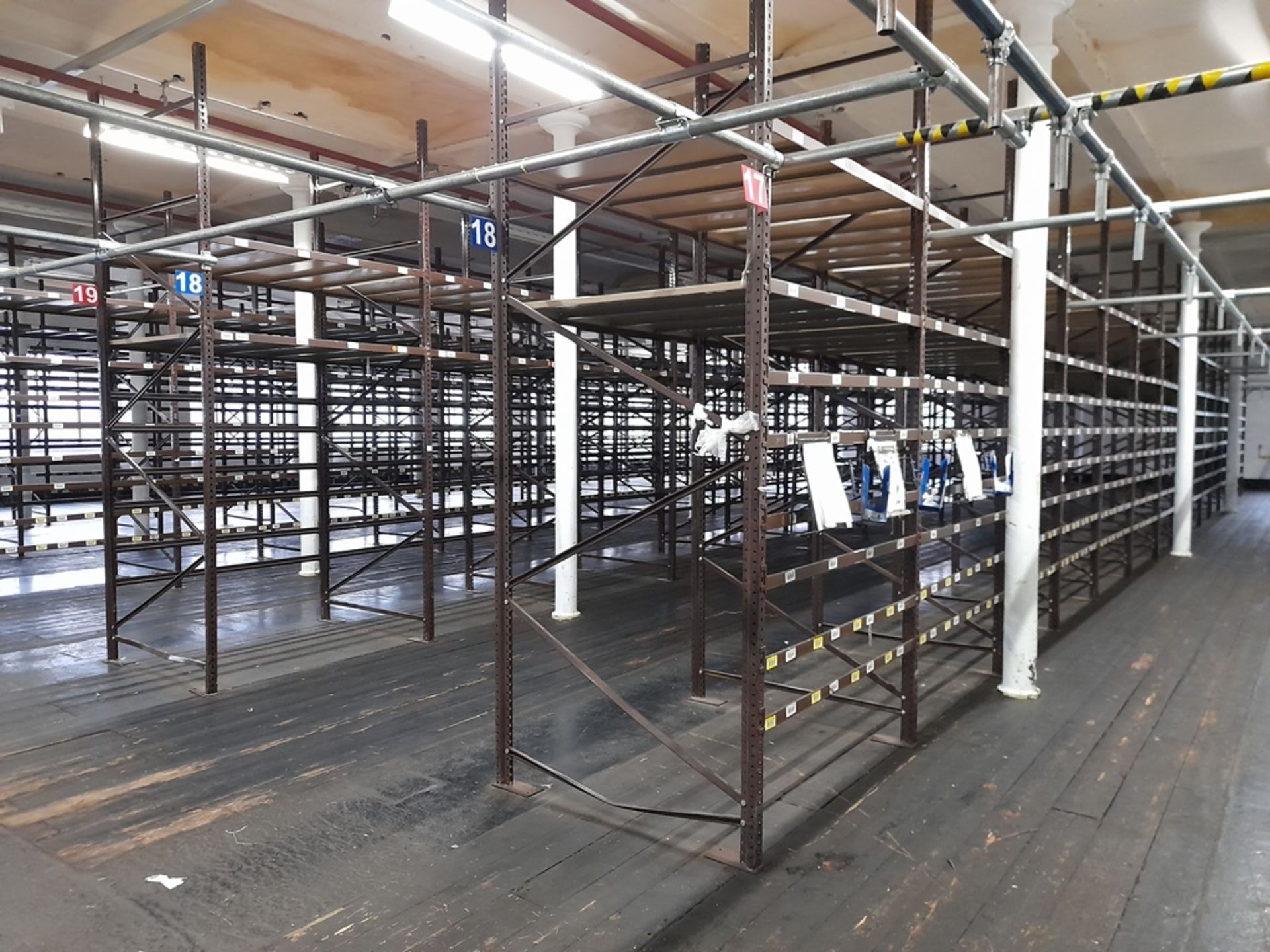 Light duty metal storage shelving racking - 115 bays, each with 5 pairs of beams and 20 metal