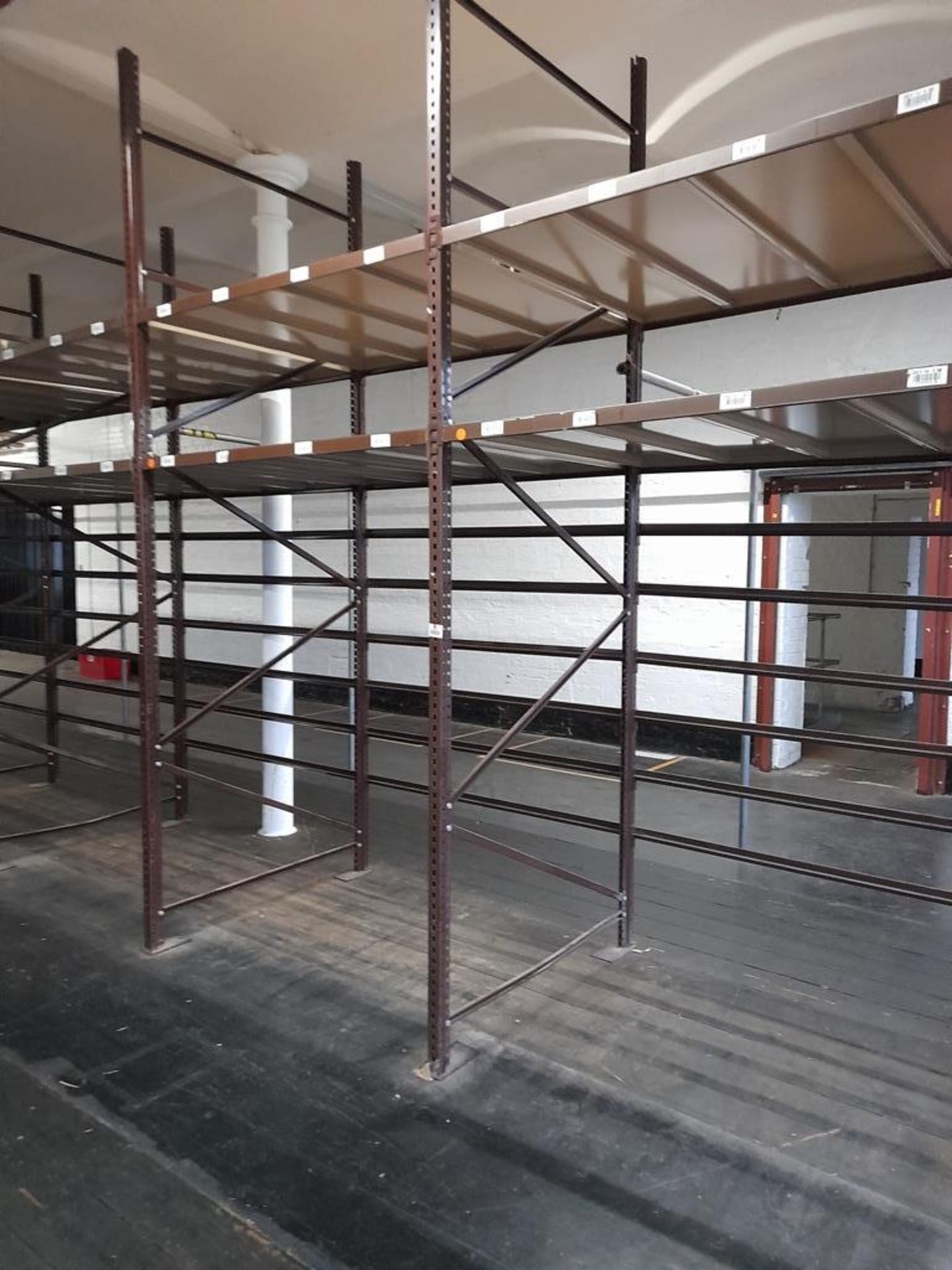 Light duty metal storage shelving racking - 115 bays, each with 5 pairs of beams and 20 metal - Image 9 of 11