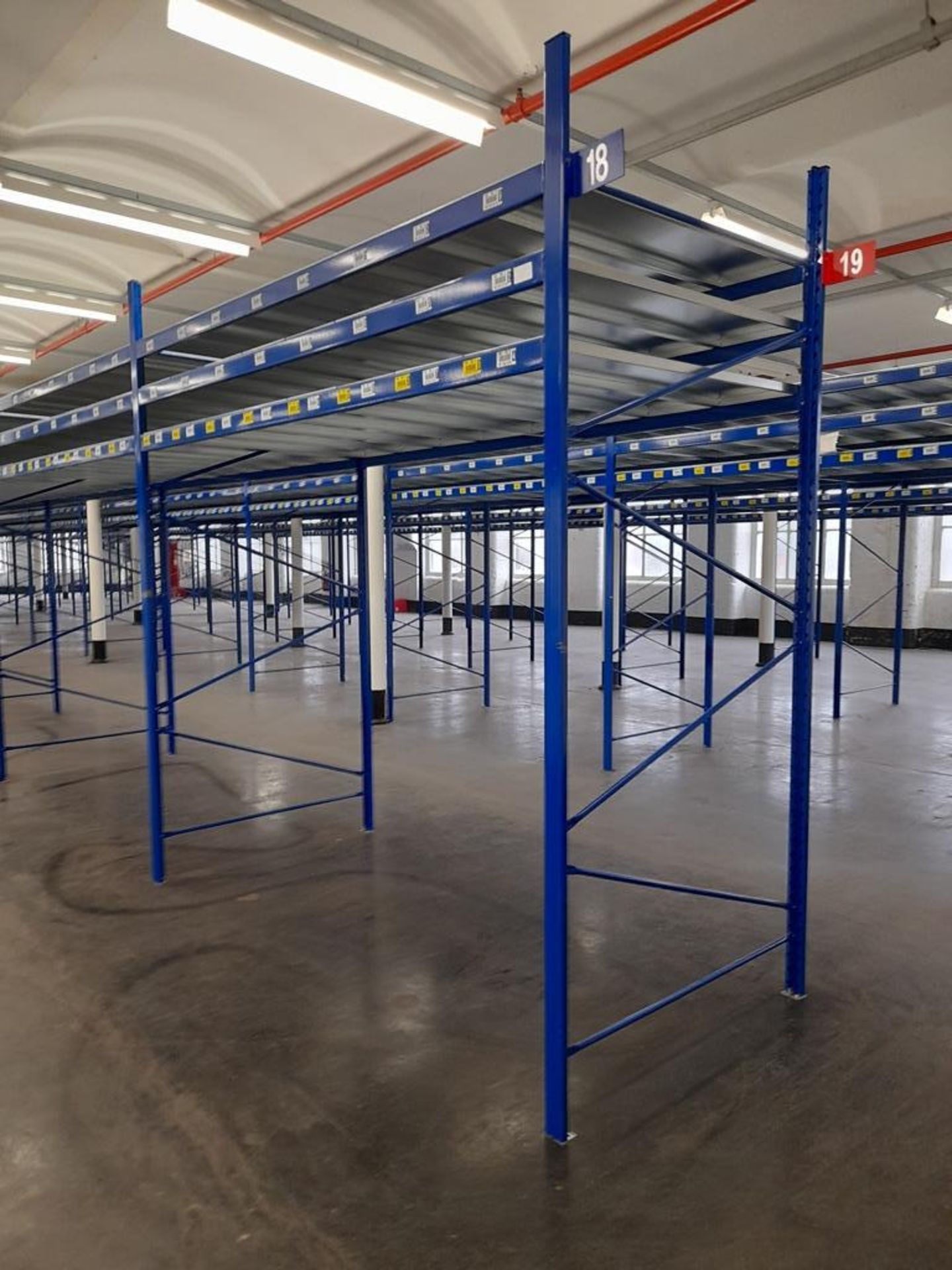 Static pallet racking - 65 bays, each with 3 pairs of beams and 24 metal shelf partitions(Beam width - Image 13 of 14