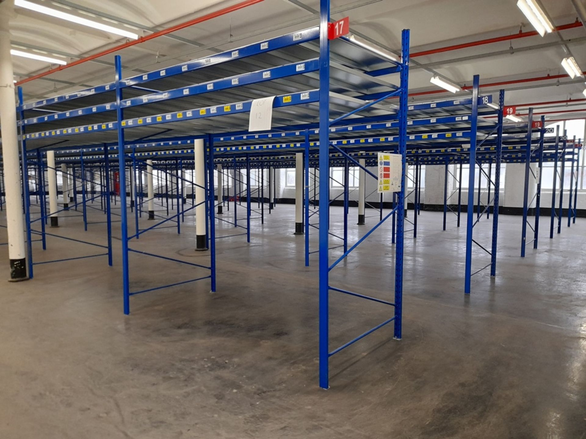 Static pallet racking - 65 bays, each with 3 pairs of beams and 24 metal shelf partitions(Beam width - Image 4 of 14