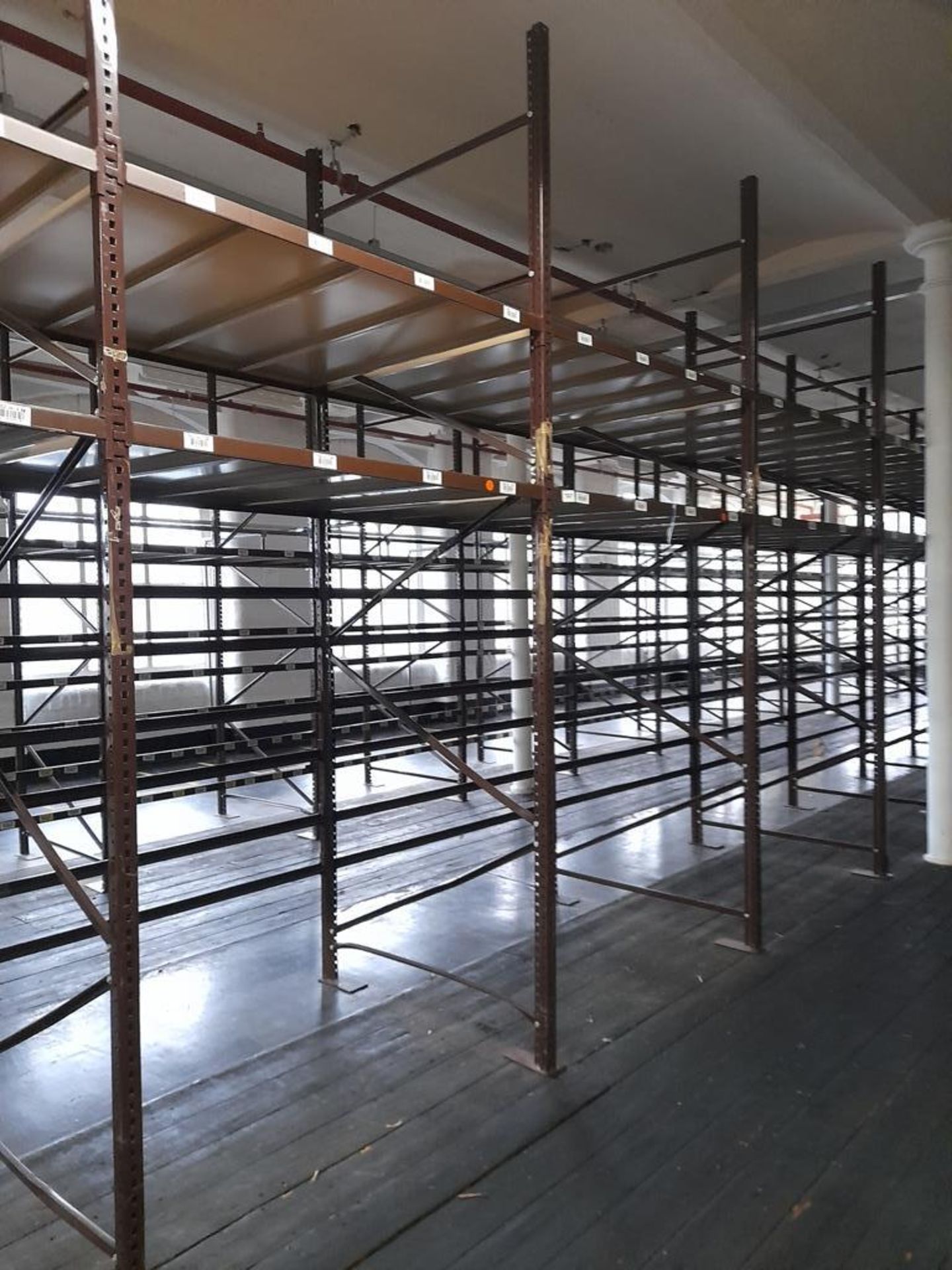 Light duty metal storage shelving racking - 115 bays, each with 5 pairs of beams and 20 metal - Image 2 of 11