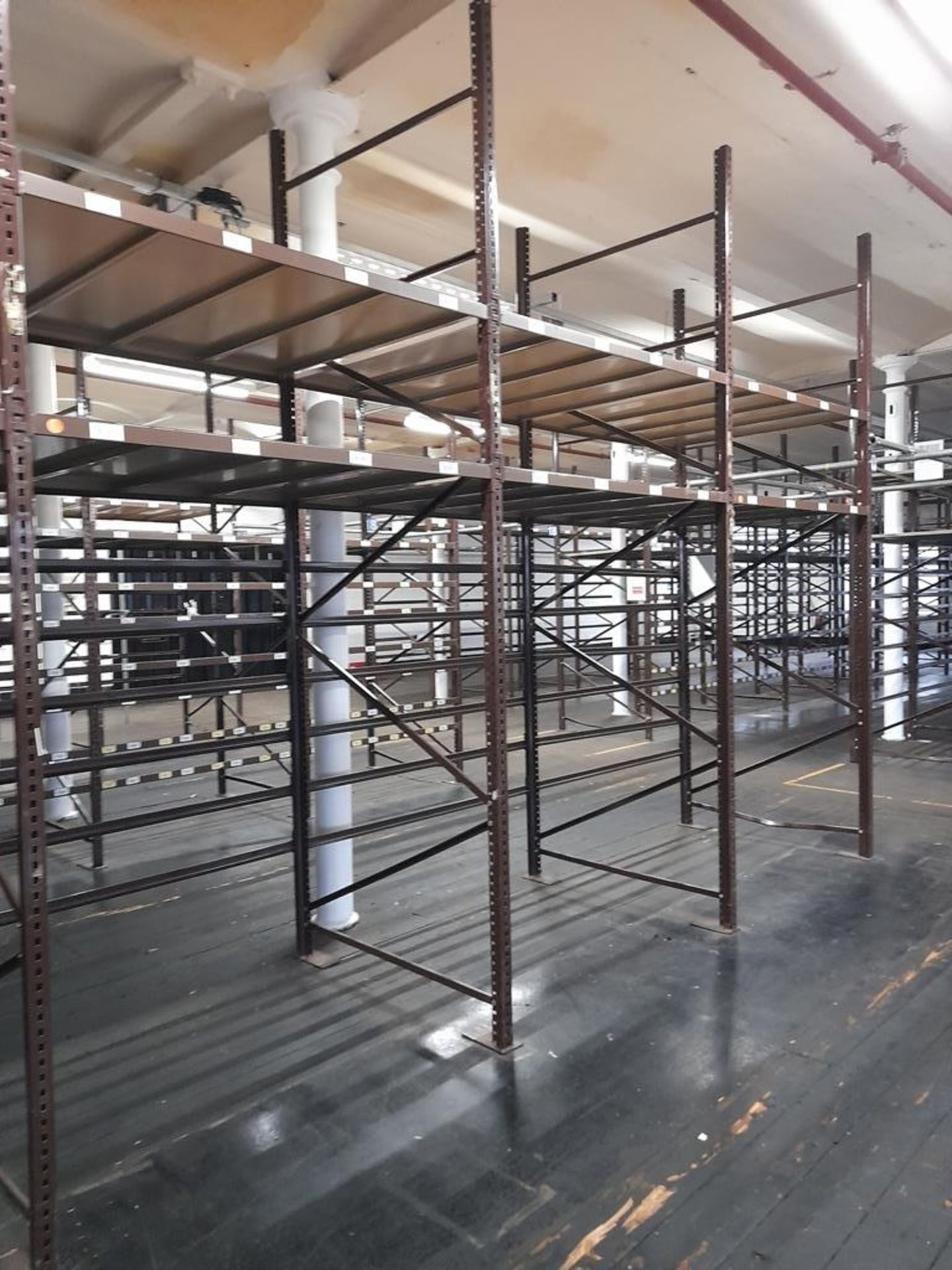 Light duty metal storage shelving racking - 115 bays, each with 5 pairs of beams and 20 metal - Image 5 of 11