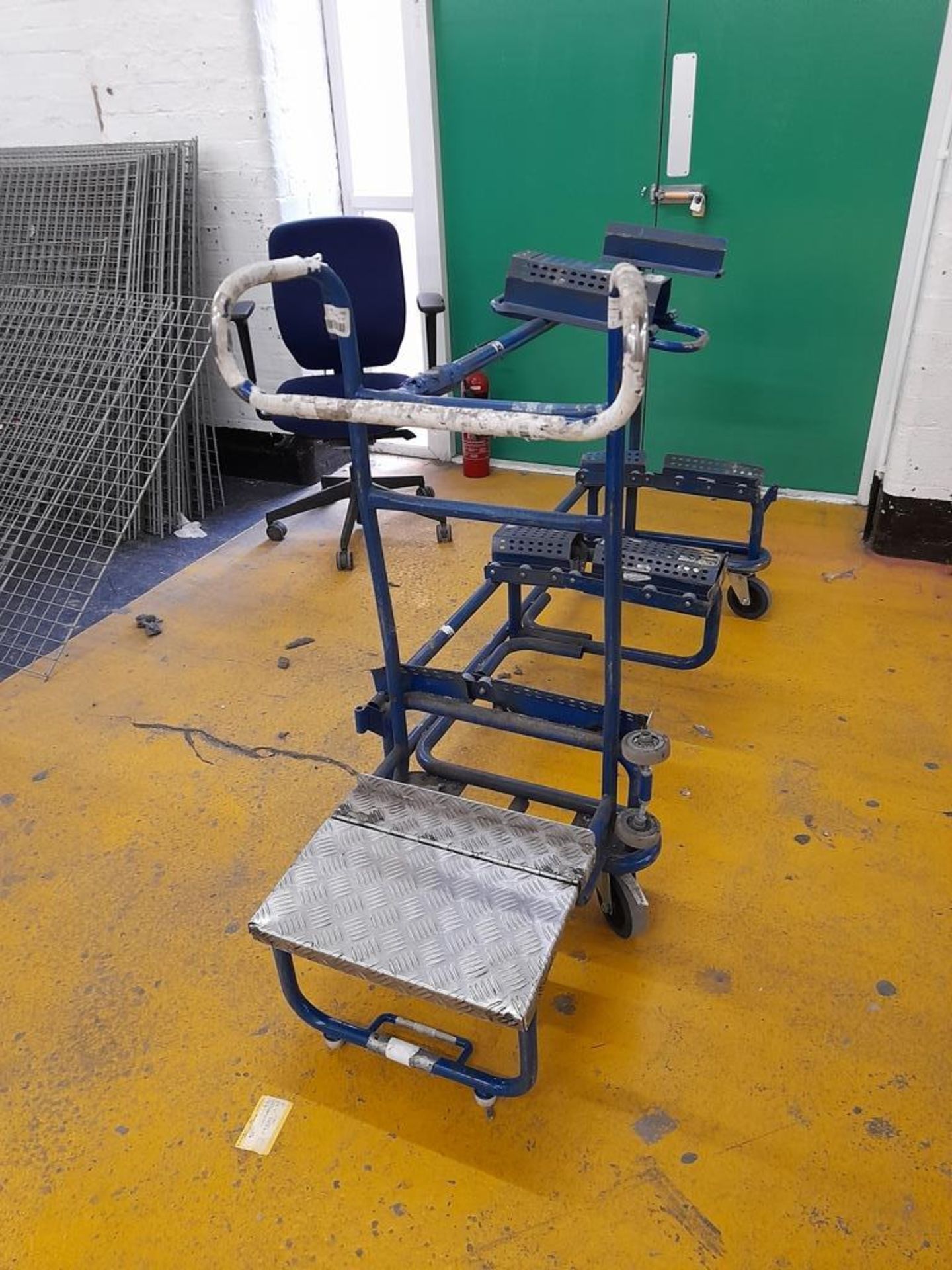 5 - Four position picking trolleys, with folding step (photo for illustration purposes only - tote - Image 5 of 7