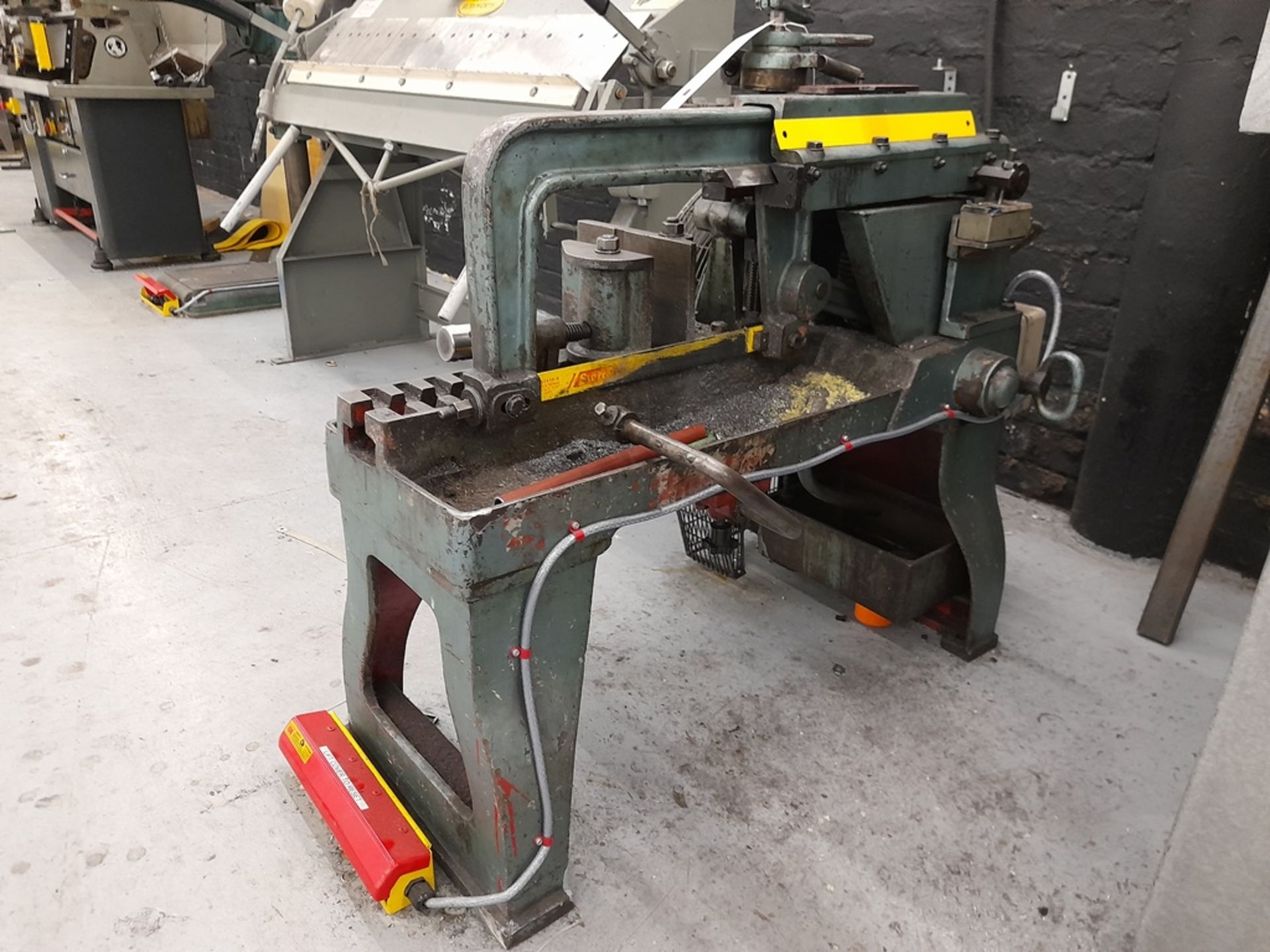 Ajax horizontal metal bandsaw, Serial no. 28533, saw size - 350mm x 32mm, 14" x 1 1/4" - Bild 3 aus 3