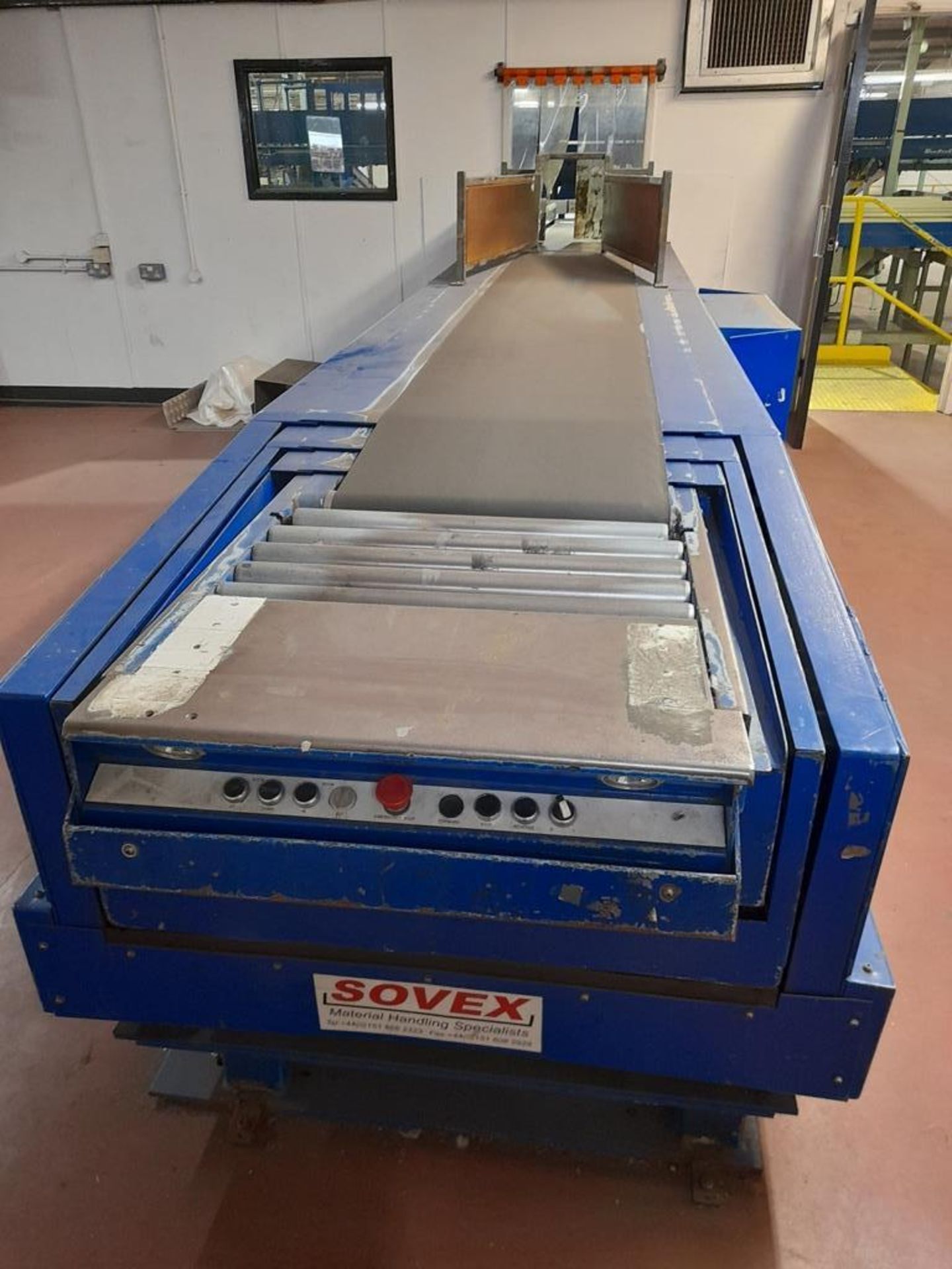 Sovex telescopic boom conveyor (Bay 13). Belt width 580mm, conveyor width 1100mm, unextended - Bild 3 aus 7